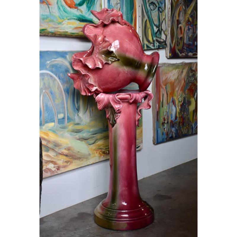 Pot à plantes en céramique majolique rose sur colonne signé par Jérôme Massier, années 1930 en vente 8