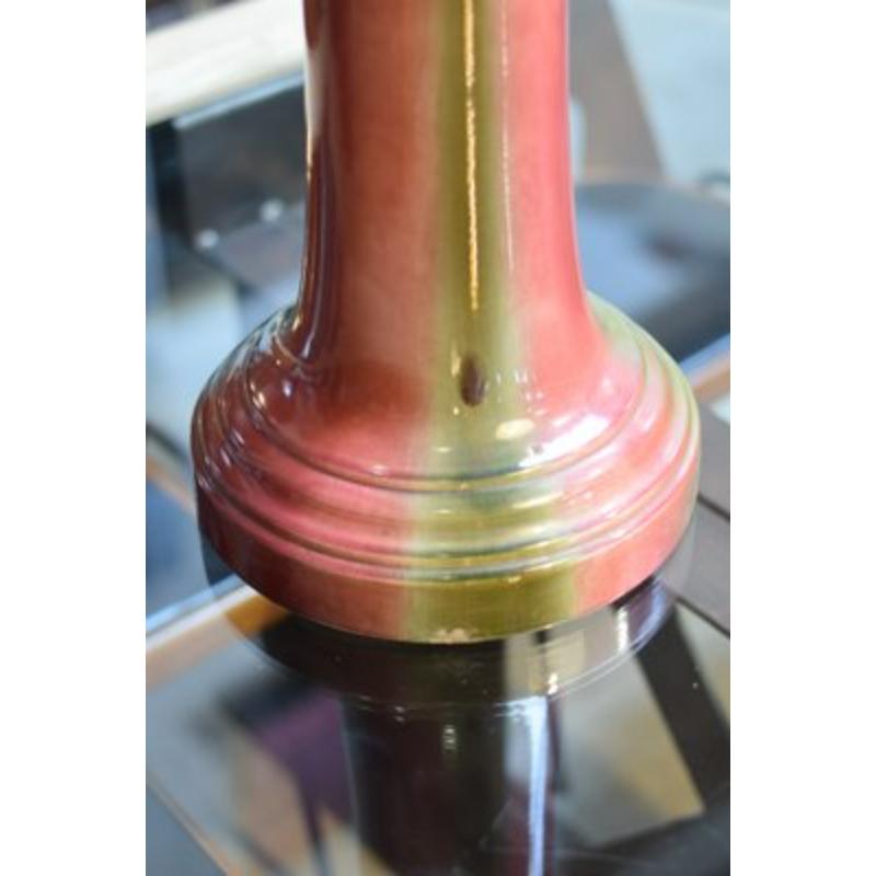 Art déco Pot à plantes en céramique majolique rose sur colonne signé par Jérôme Massier, années 1930 en vente