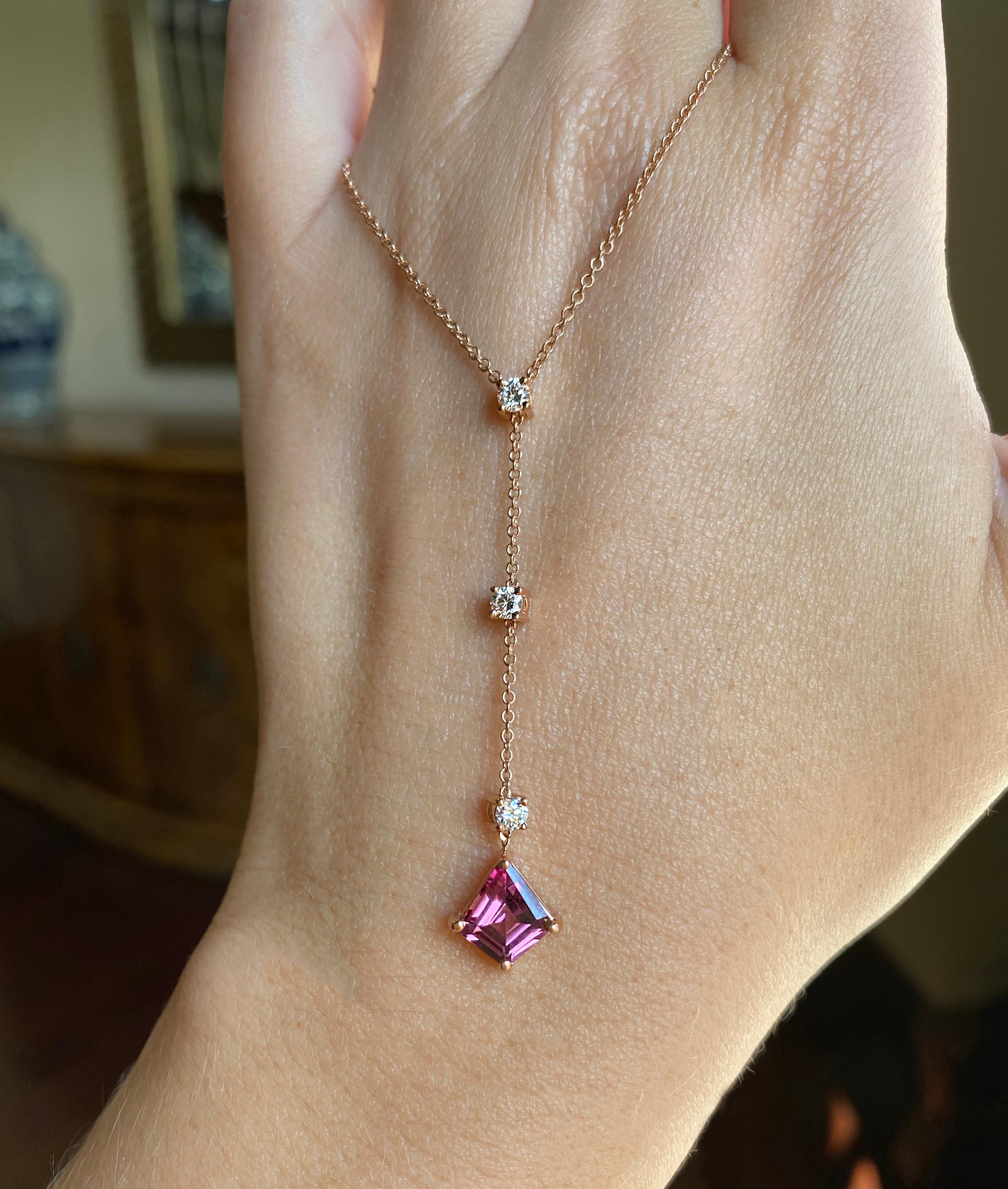 Collana con granato Pink Diamond e diamanti in oro rosa 18 carati In condizioni Nuovo in vendita a Los Angeles, US