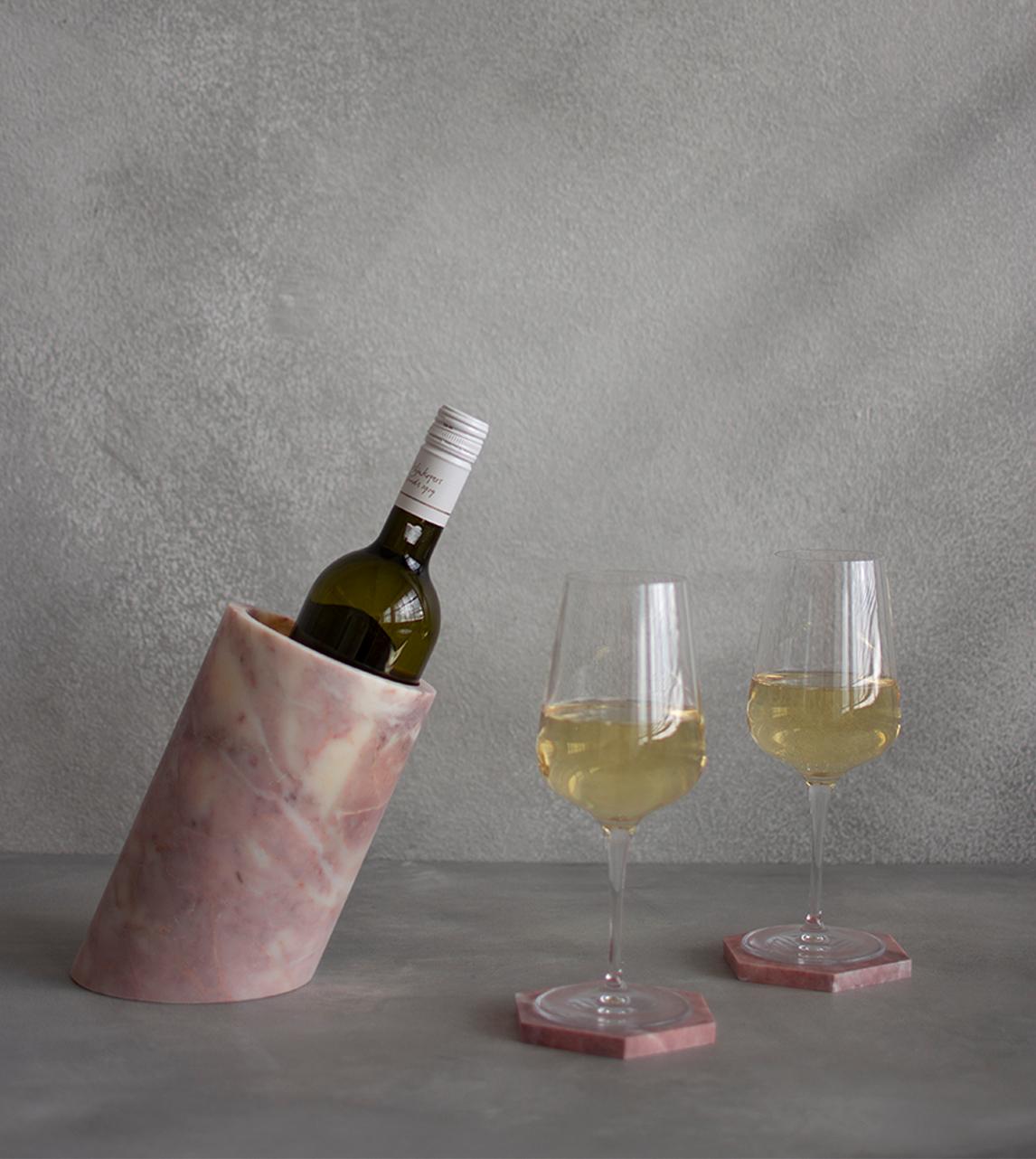 Turc Rafraîchisseur à vin angulaire en marbre rose en vente
