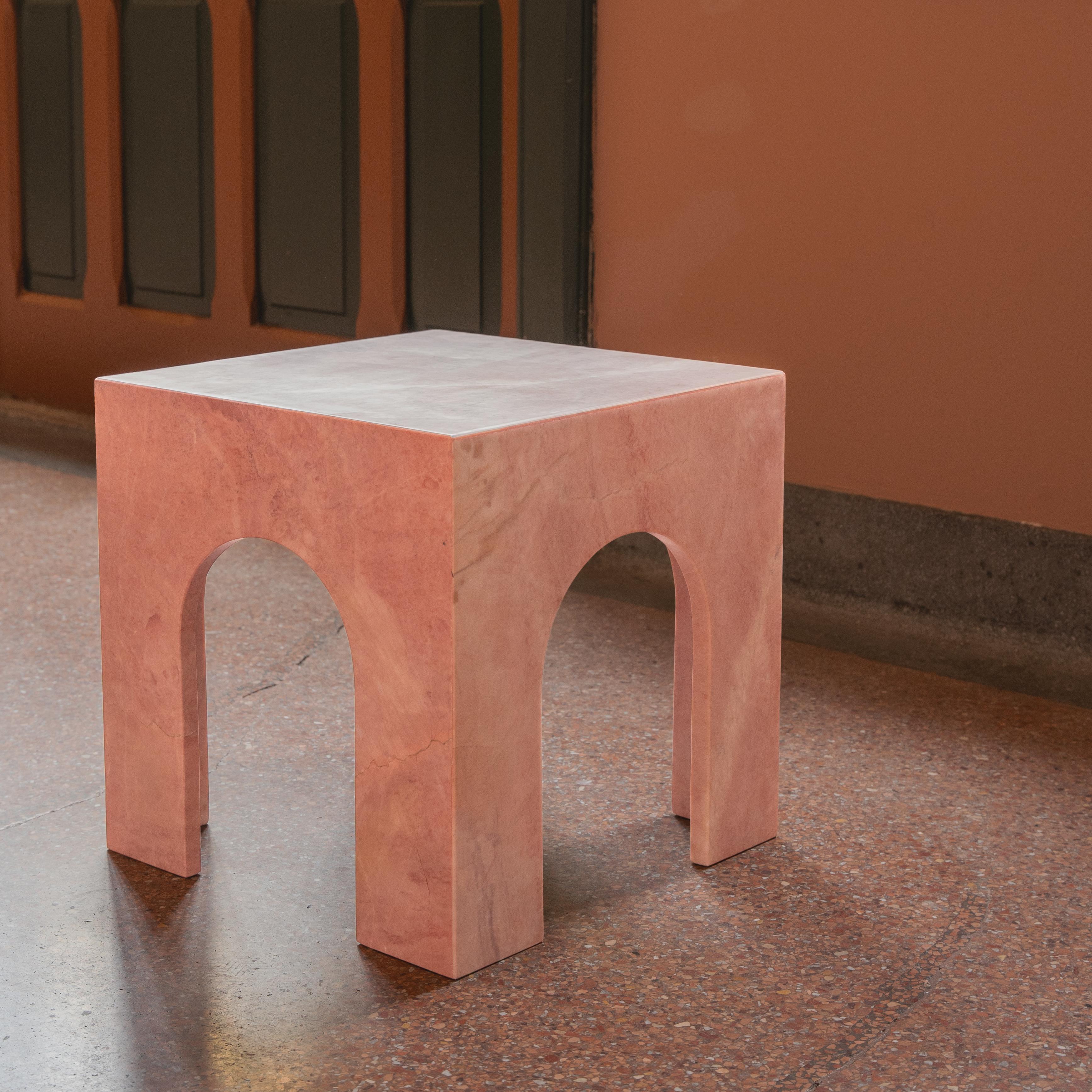 Mesa Auxiliar Arco Mármol Rosa en venta 2