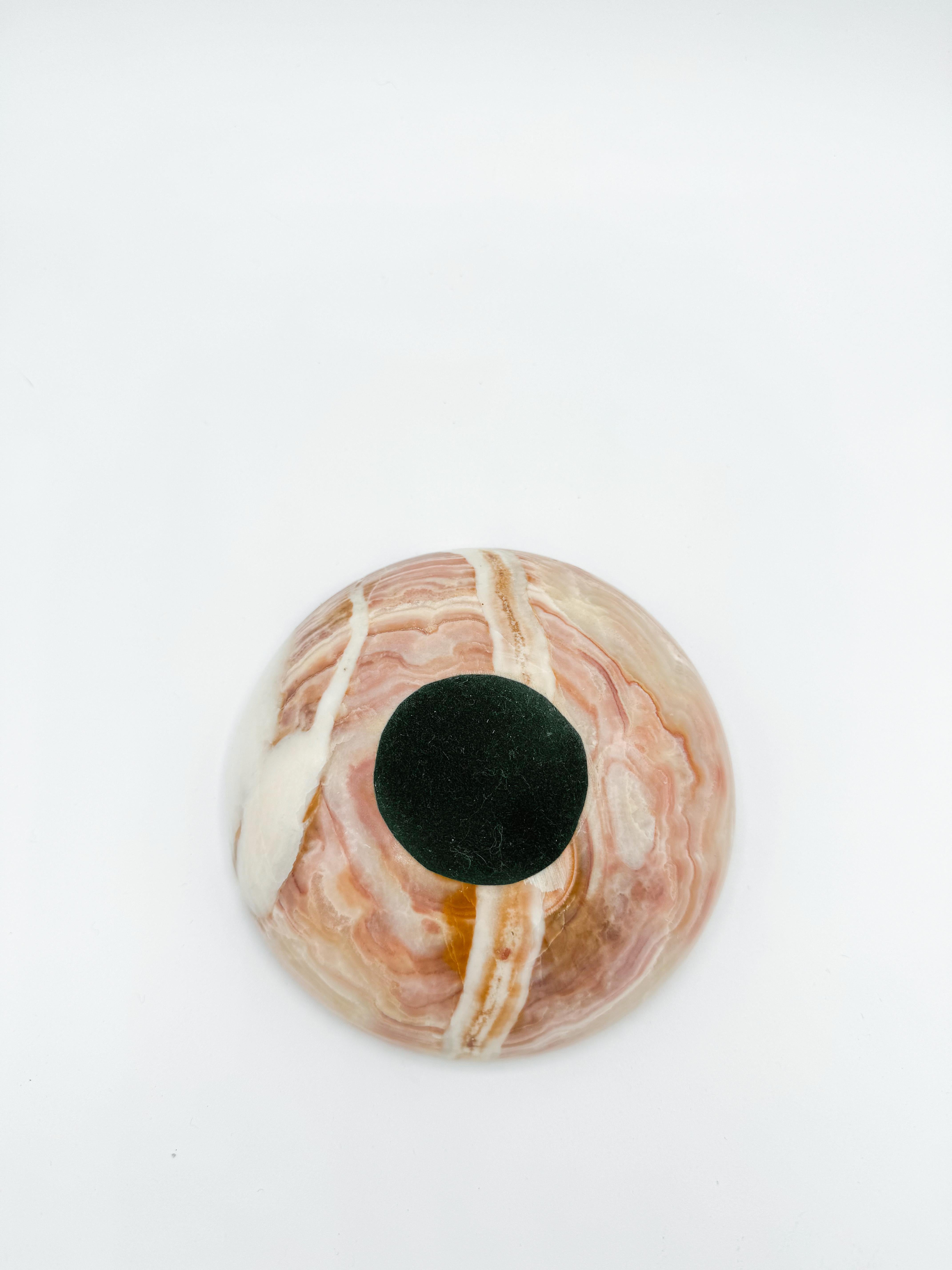 Ciotola di marmo rosa Catchall Fine del XX secolo In condizioni buone in vendita a Toronto, CA