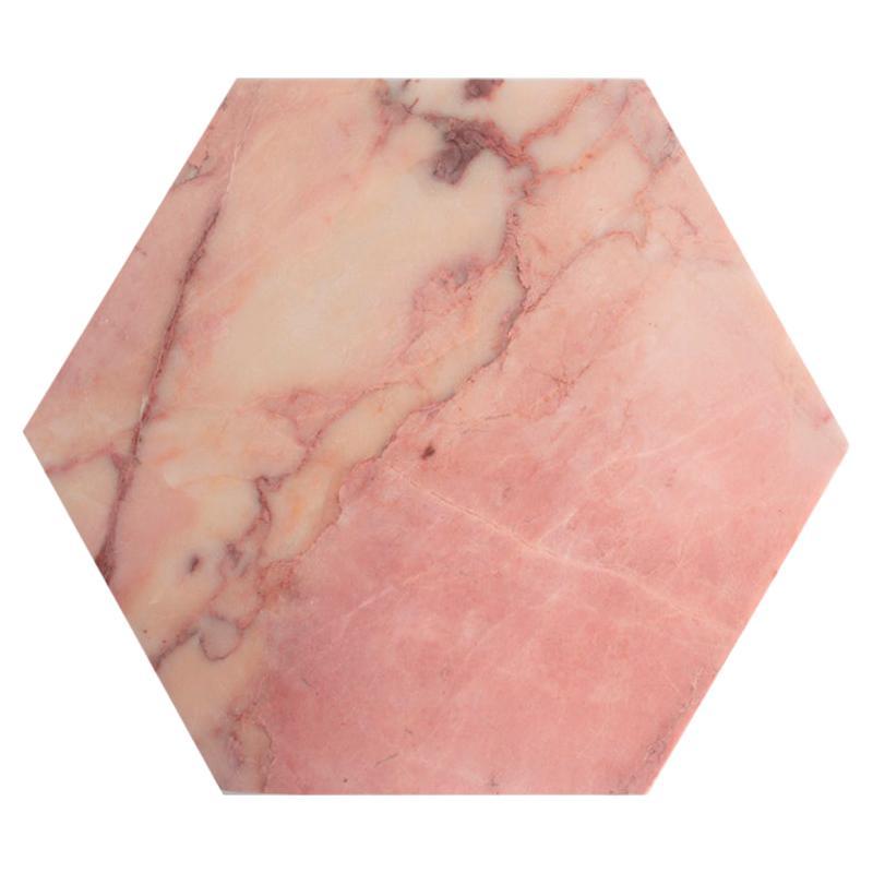 Plat hexagonal en marbre rose en vente