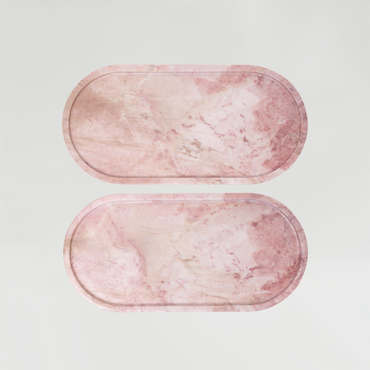 Ovales Tablett aus rosa Marmor (Handgefertigt) im Angebot