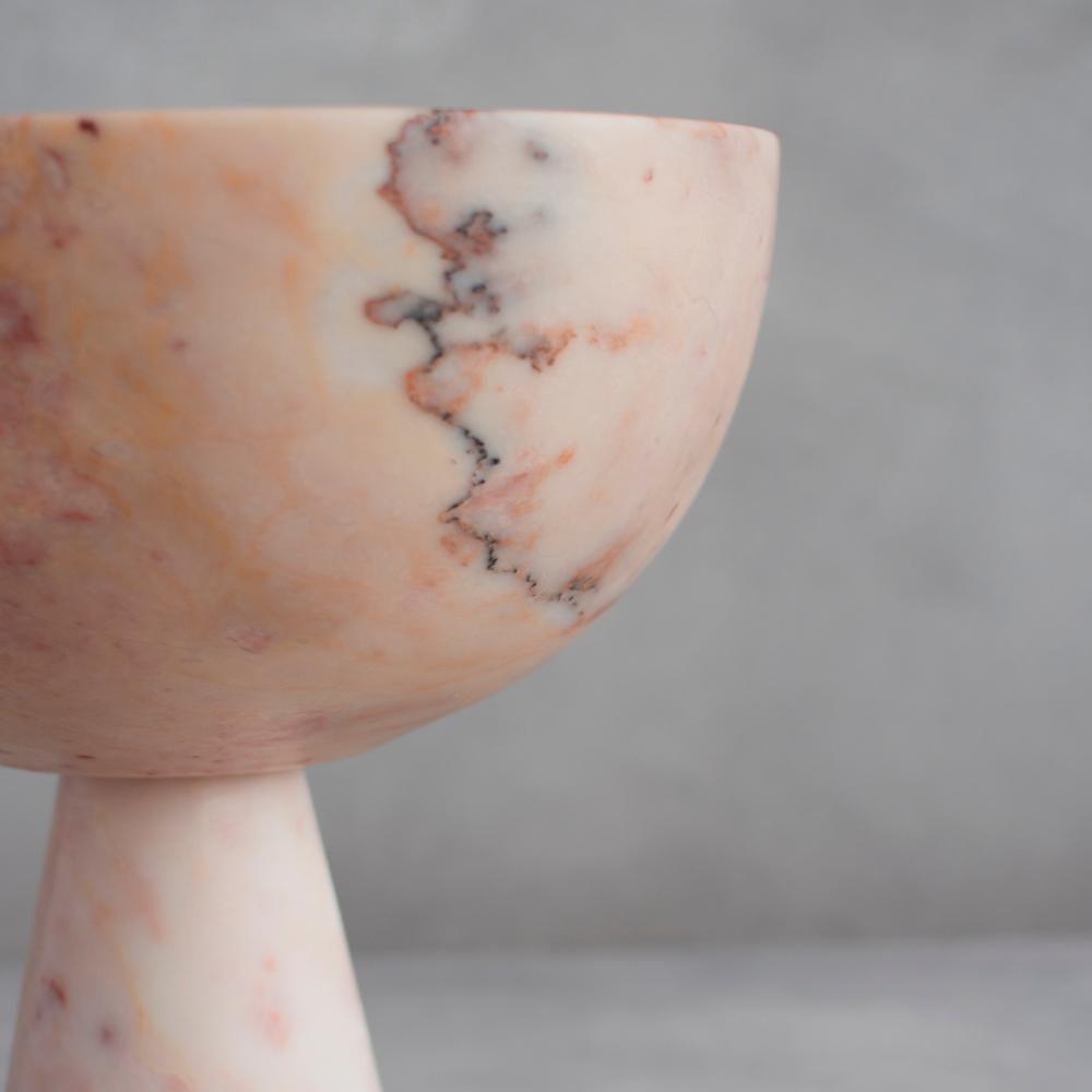 Pink Marble Pedestal Bowl Large In New Condition For Sale In EINDHOVEN, NB