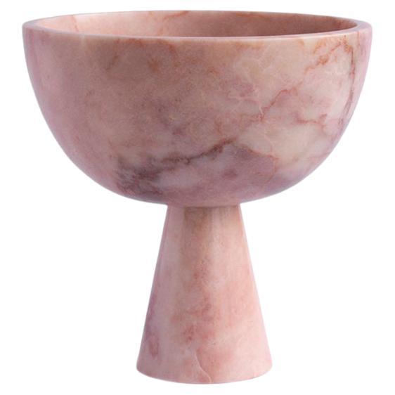Bol à piédestal en marbre rose de taille moyenne