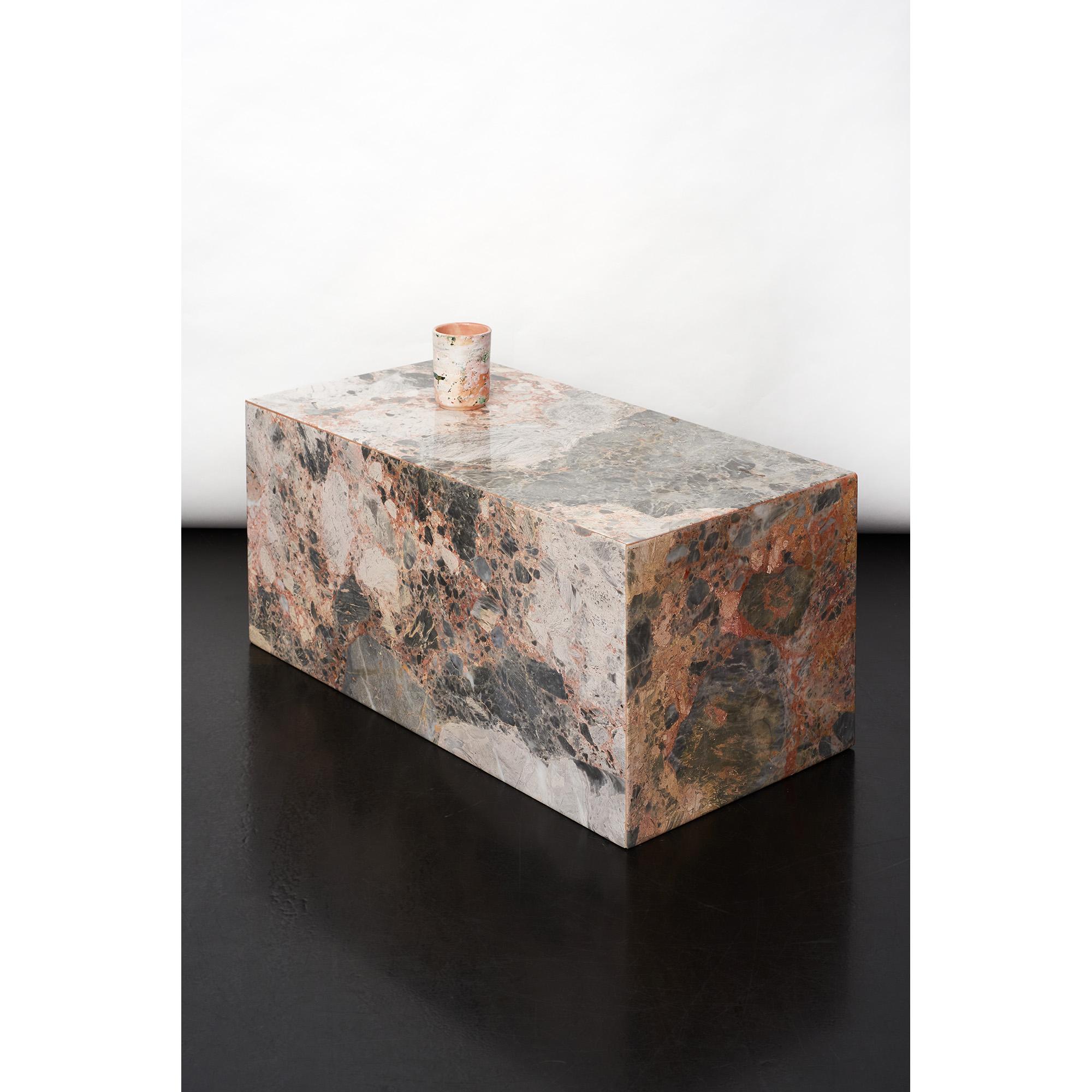 Pink marble plinth side table in the style of Artedi..
Italy, 1970s.
Elegant and minimal design!
D: H36cm x W80cm x D40cm.