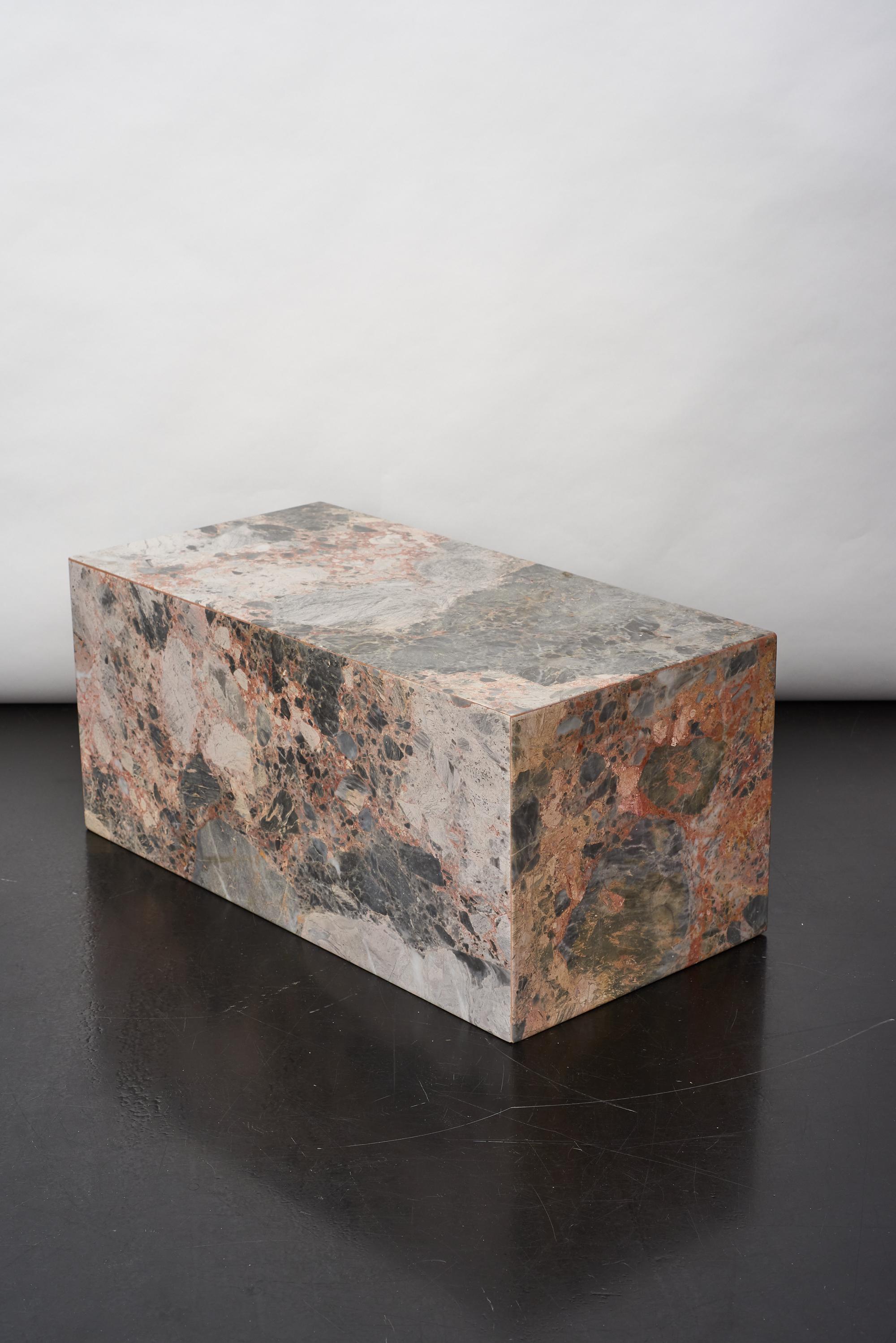 Pink marble plinth table In Good Condition In Athens, Attiki
