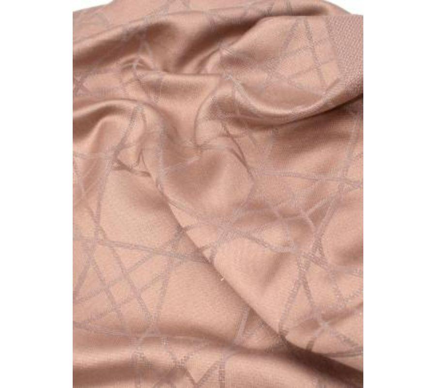 Cannage-Schal aus Wolle in Rosa mit Metallic-Muster 140 im Zustand „Gut“ im Angebot in London, GB