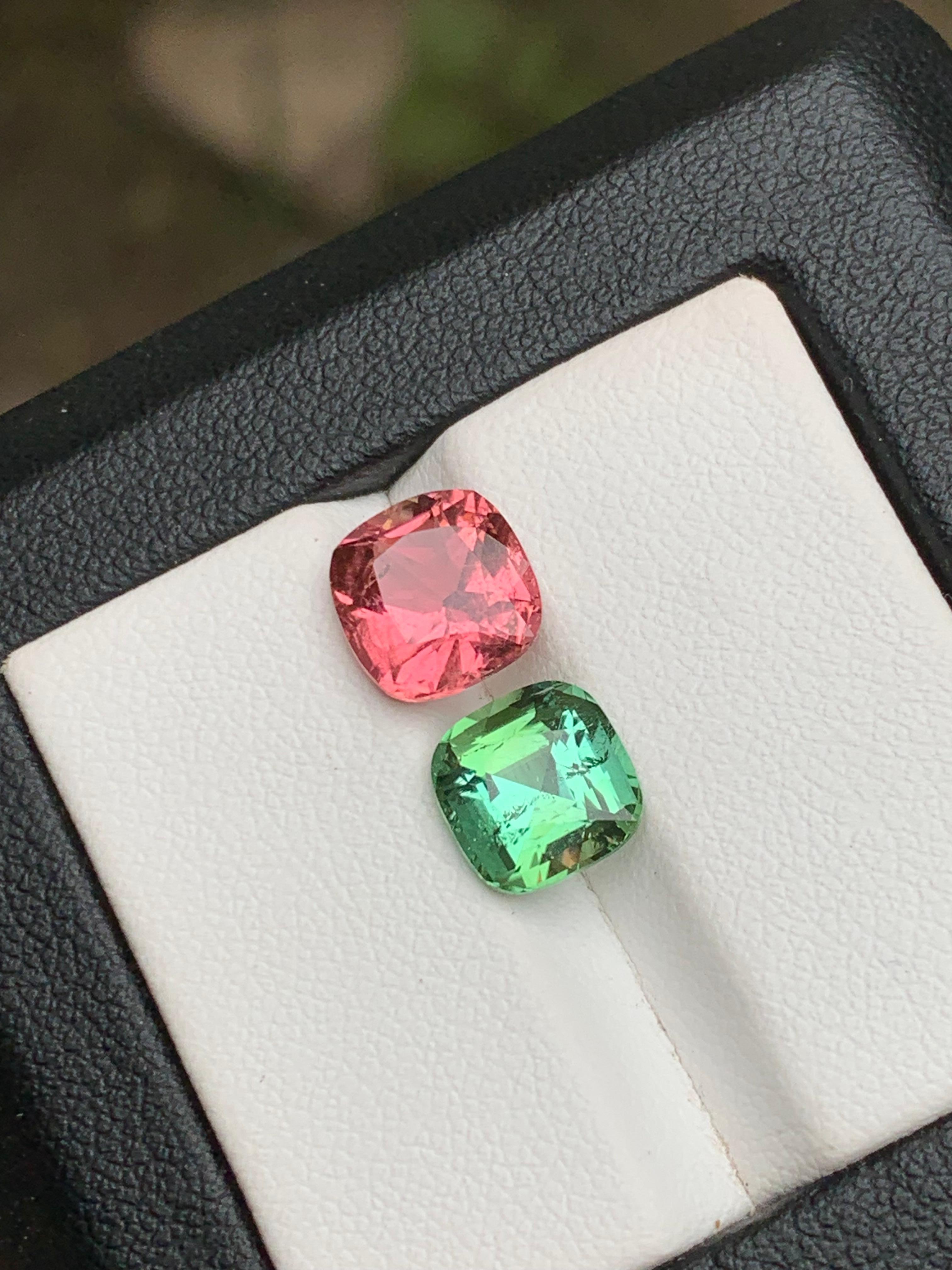 Contemporain Ensemble de tourmalines naturelles roses et vertes menthe taille coussin de 4,70 ct en vente