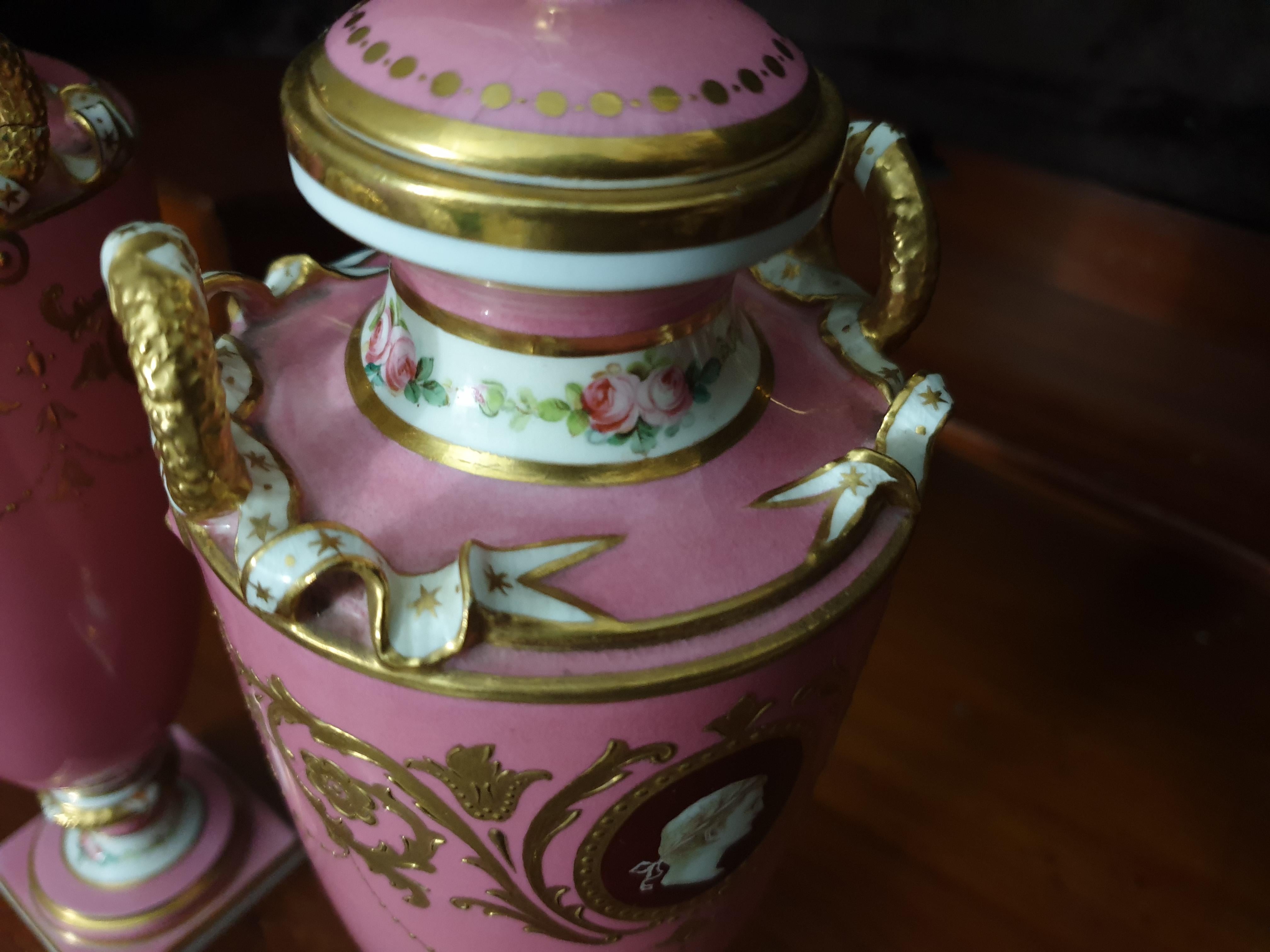 Pink Minton Medallion Vases Pate Sur Pate Style, 19th Century For Sale 8