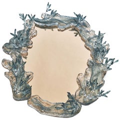 Specchio rosa con greene & Greene Decor di Emilie Lemardeley