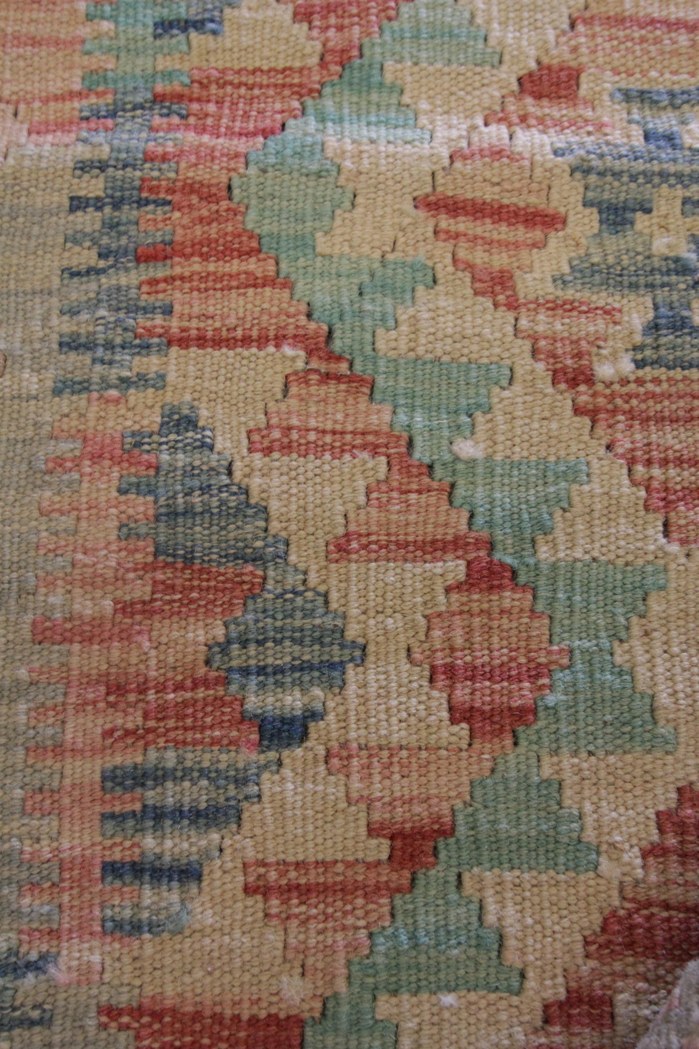 Pink Modern Kilim Rug Oriental Kilim Scandinavian Wool Carpet for Sale For Sale 1