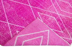 Rosa moderner türkischer handgefertigter Wollteppich mit Stammesmuster in Rosa