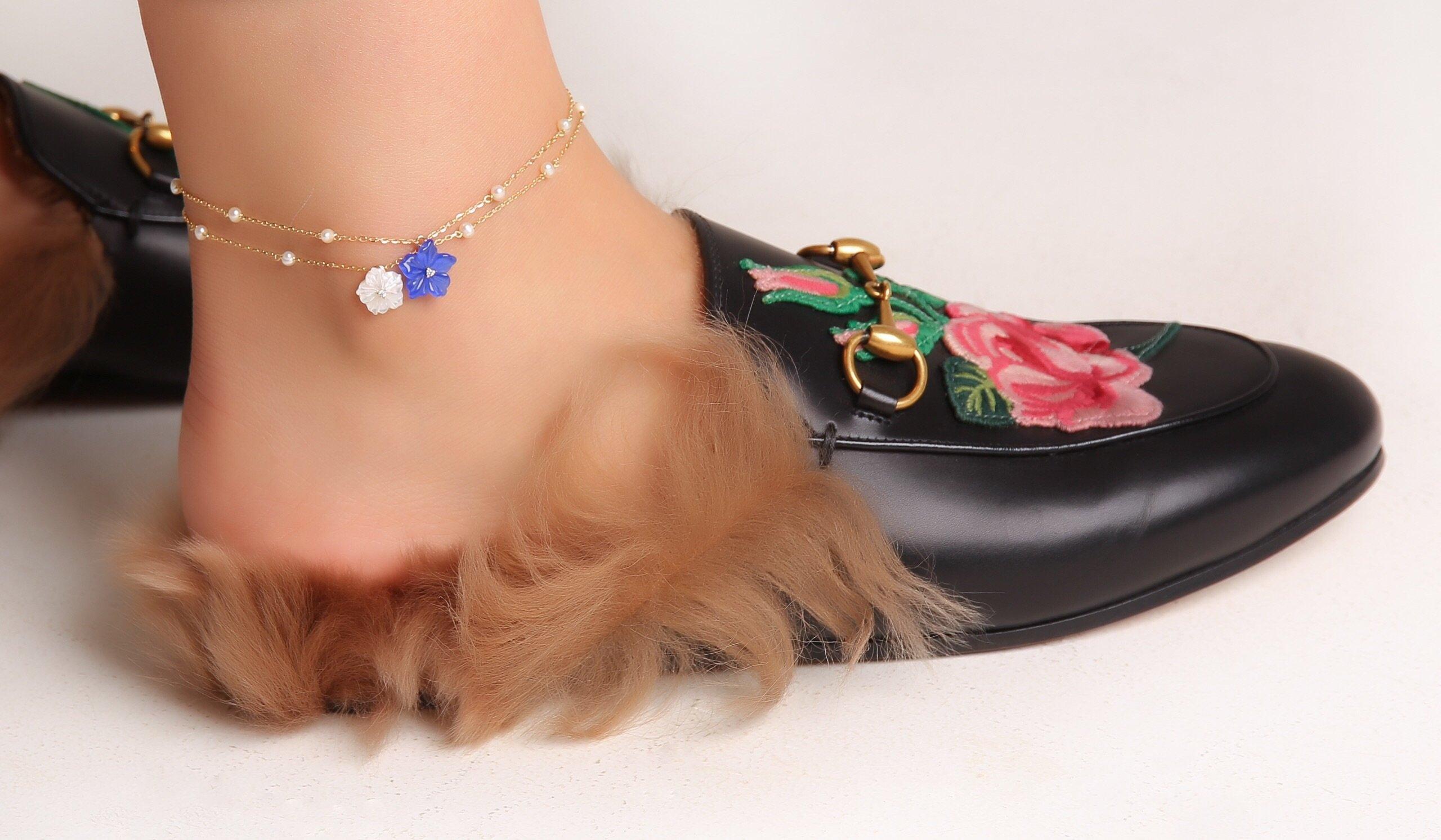 This anklet will look great with your favorite pair of sandals and your best dress or jeans, whichever way you can imagine spending your day. It is perfect for wearing all day long. It features a mother of pearl stone that spells out an uplifting