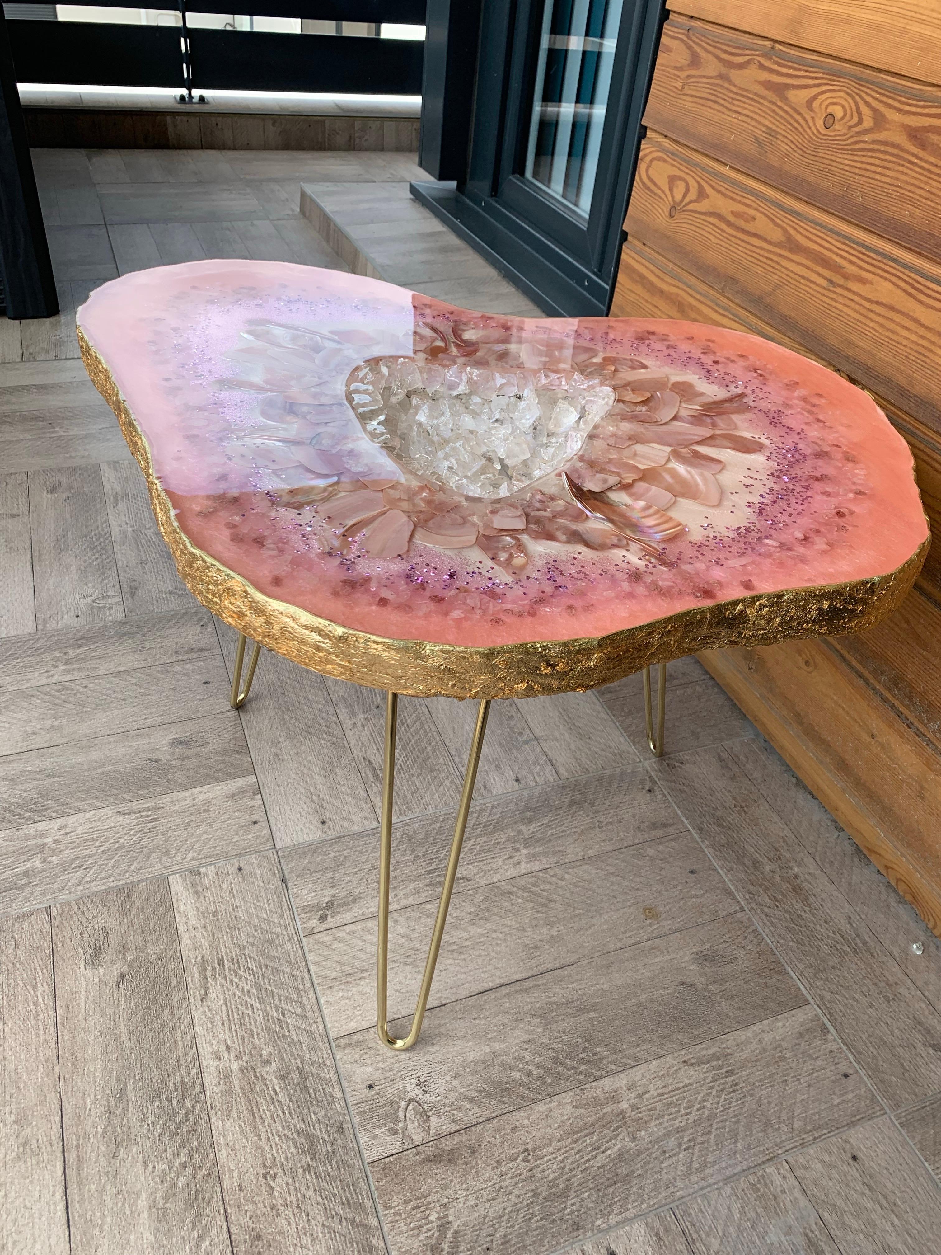 Art déco Table géode en nacre rose en vente