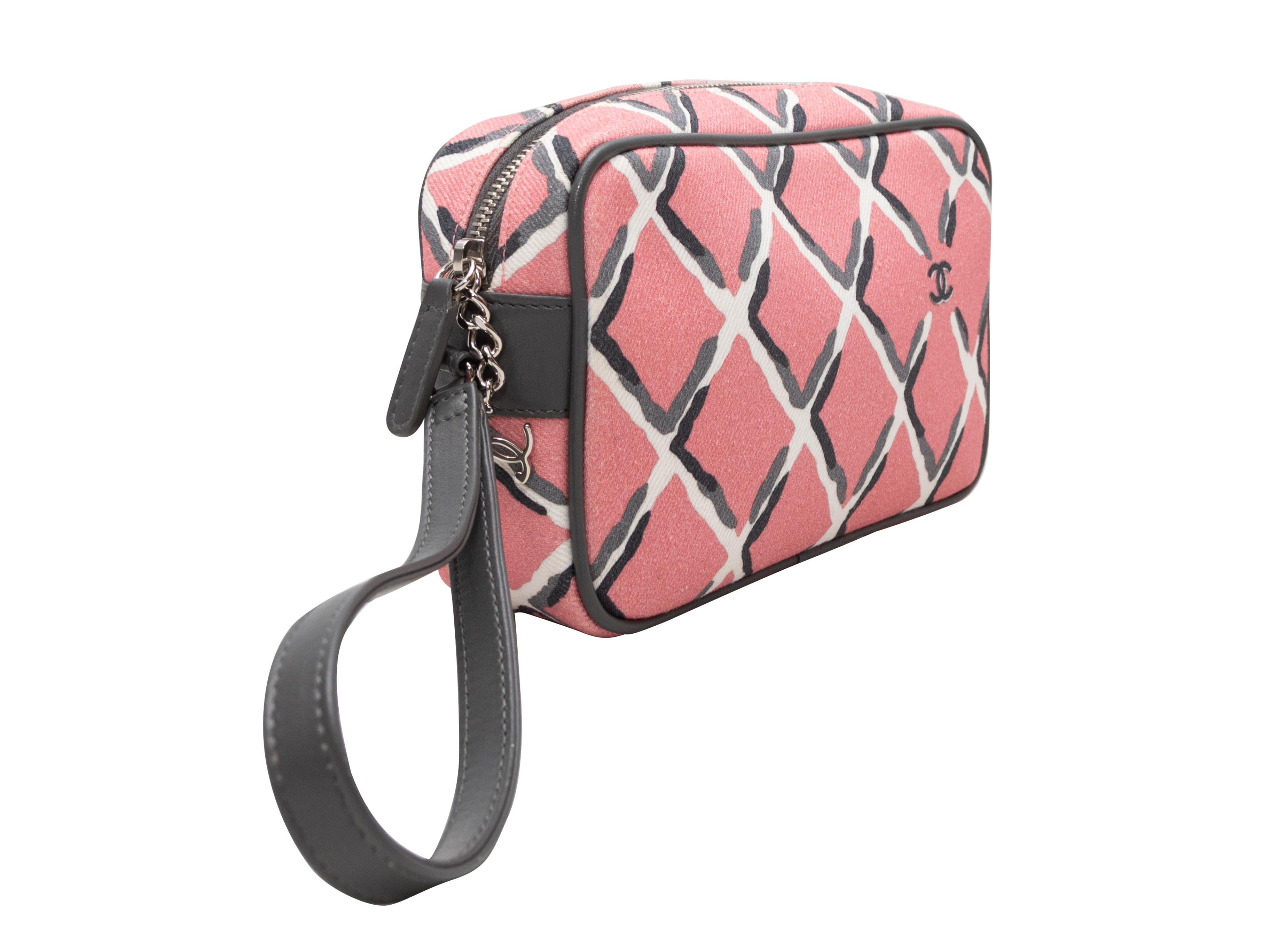 Rosa & Multicolor Chanel CoCo Bedruckte Strandtasche (Braun) im Angebot
