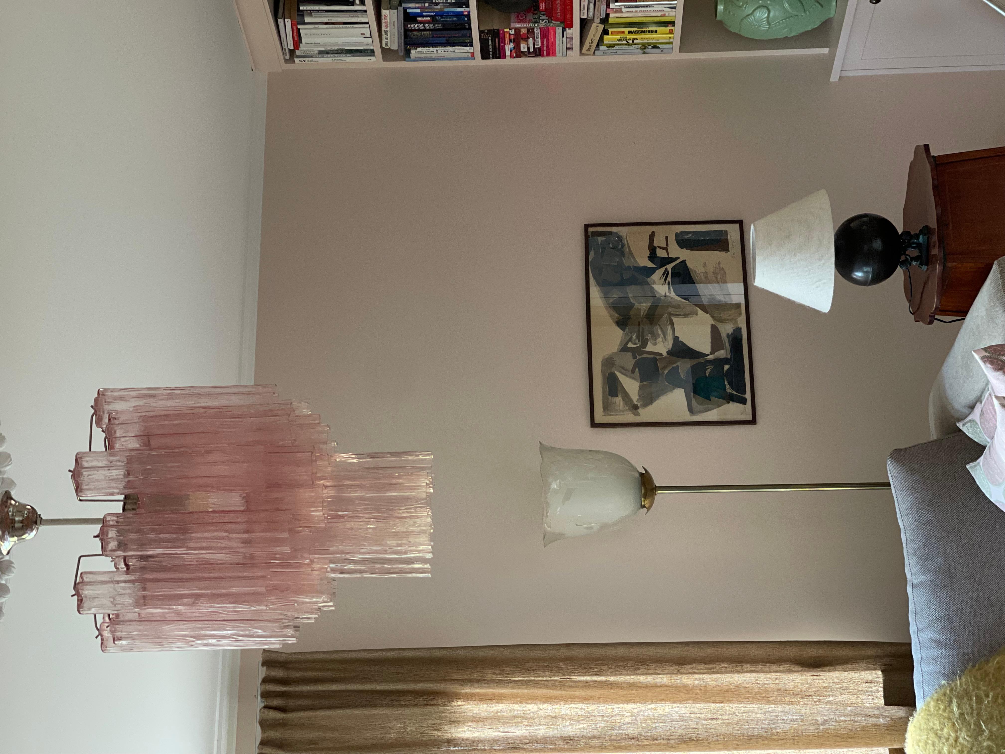 Mid-Century moderno Lampadario rosa di Murano nello stile di Venini. dimensioni medio-piccole. in vendita