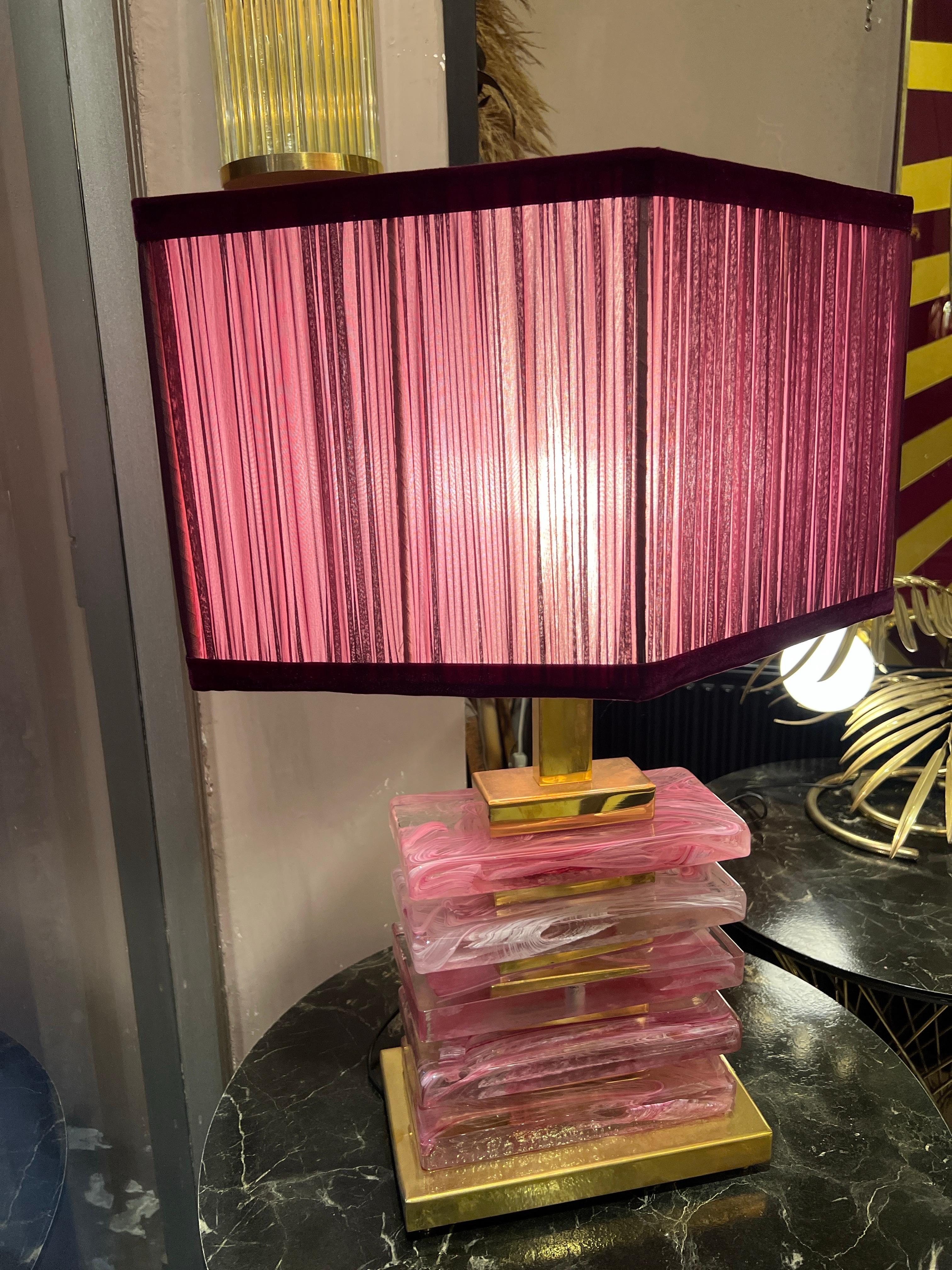 Lámpara de sobremesa de bloques de cristal de Murano rosa y pantalla artesanal, años 70 en venta 14