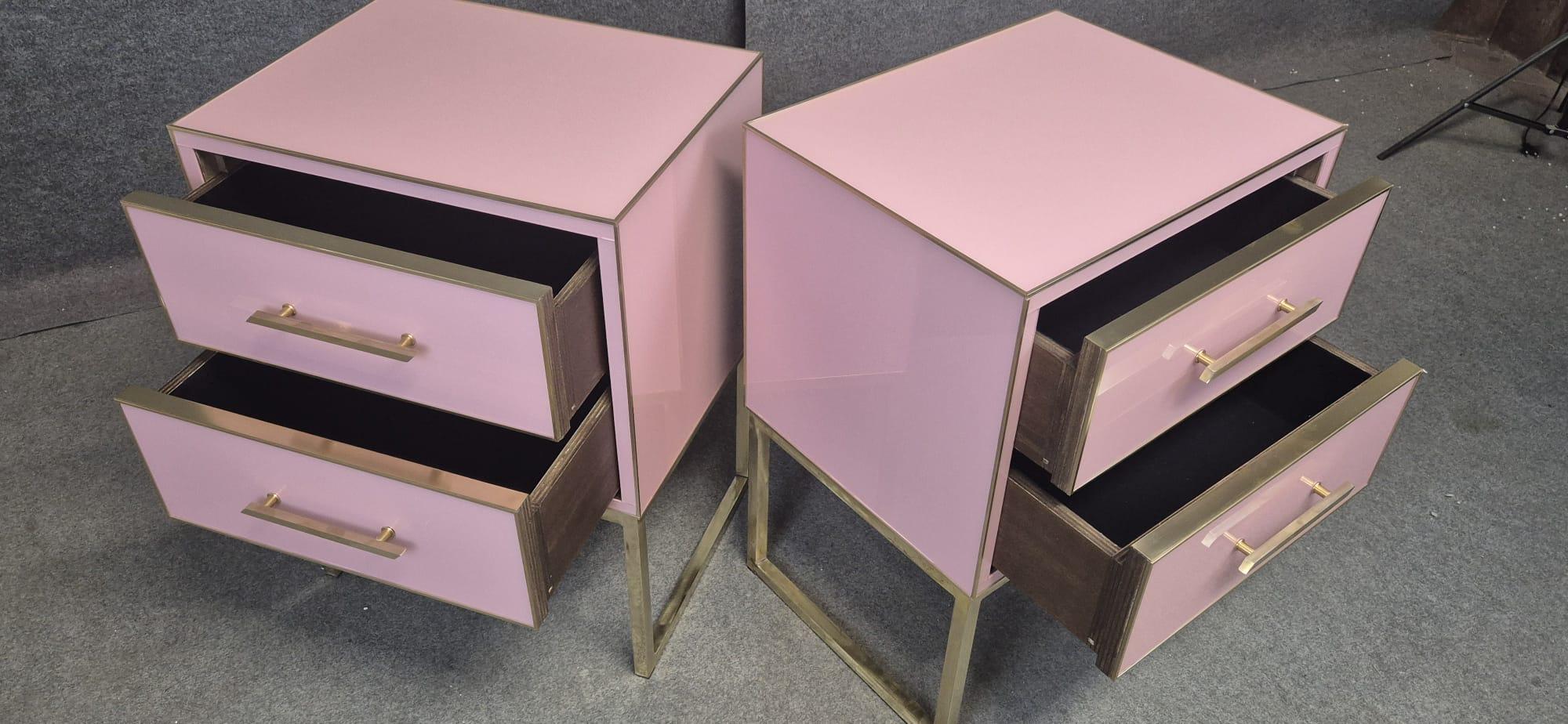 Pink Murano Glass & Brass Luxury Bedside Tables: Italian Artistry Modern Bedroom in vendita 5