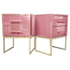 Luxuriöse Nachttische aus rosa Muranoglas und Messing: Italienische Kunstfertigkeit im modernen Schlafzimmer