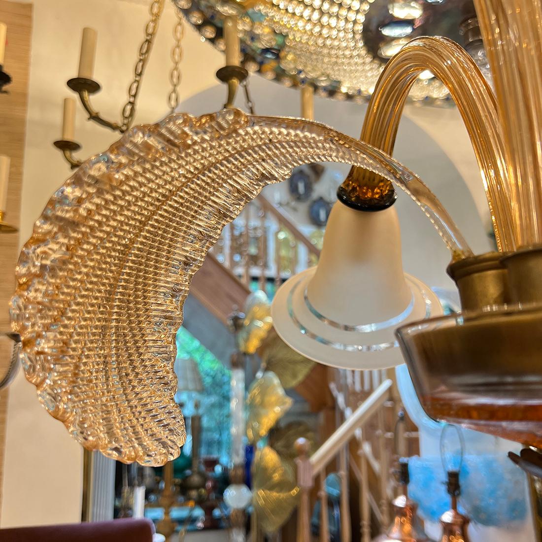 Italiano Lampadario in vetro di Murano rosa in vendita
