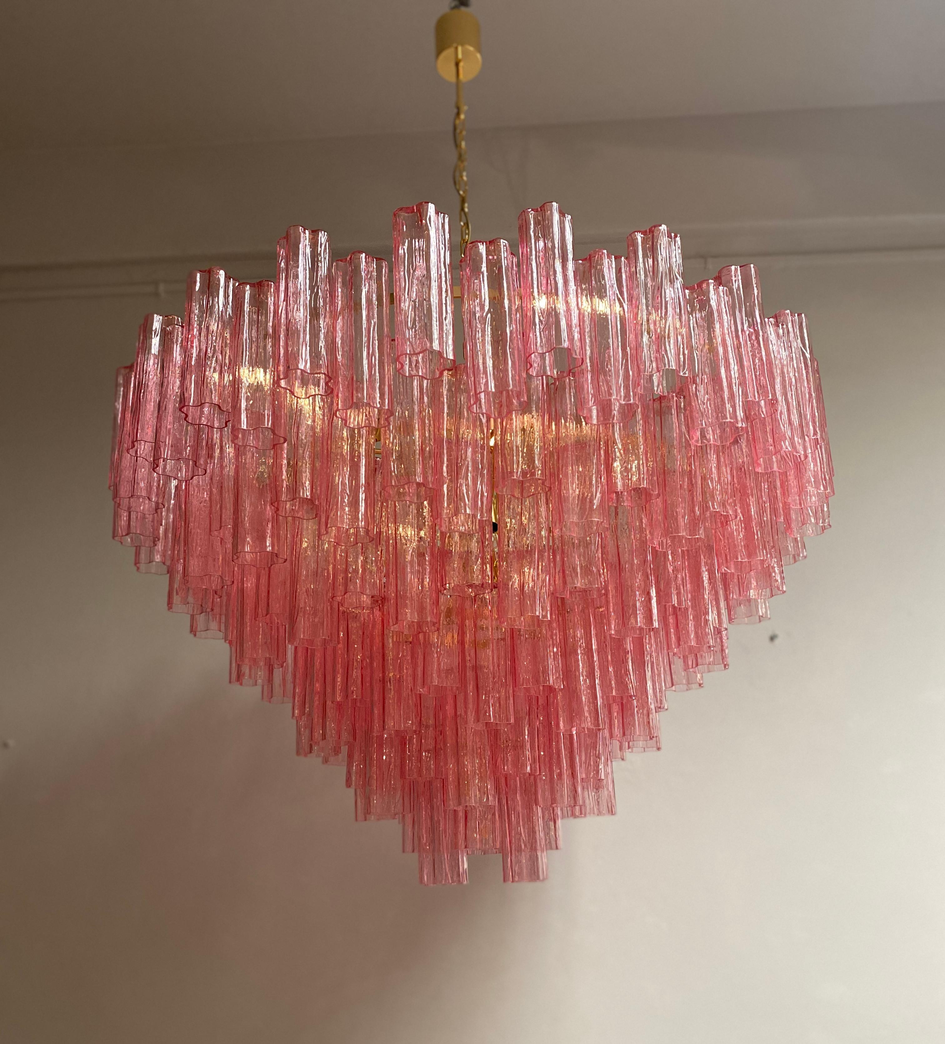 Lustre ou plafonnier monumental Tronchi en verre de Murano rose Neuf - En vente à Rome, IT