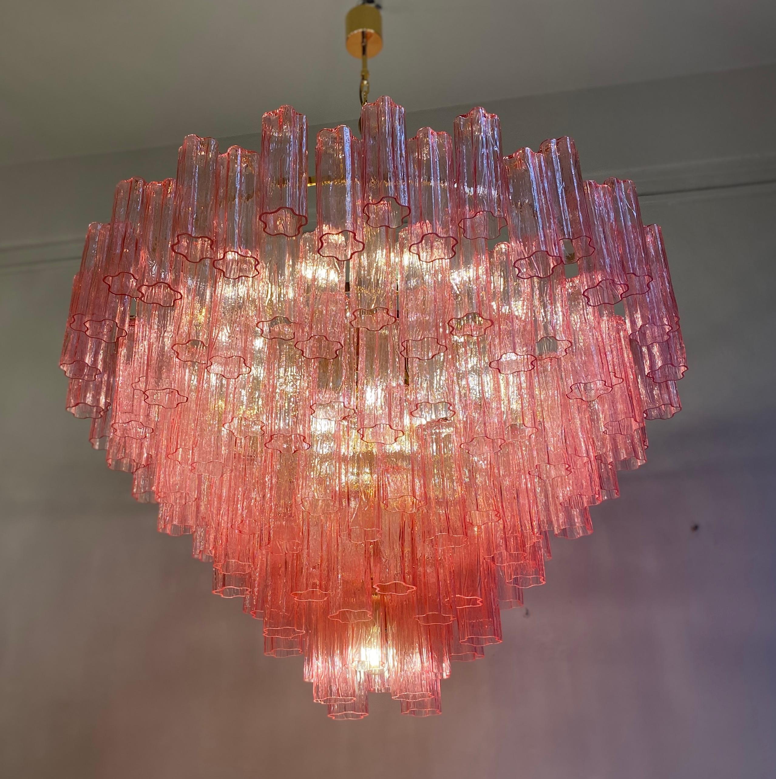 Lustre ou plafonnier monumental Tronchi en verre de Murano rose en vente 1