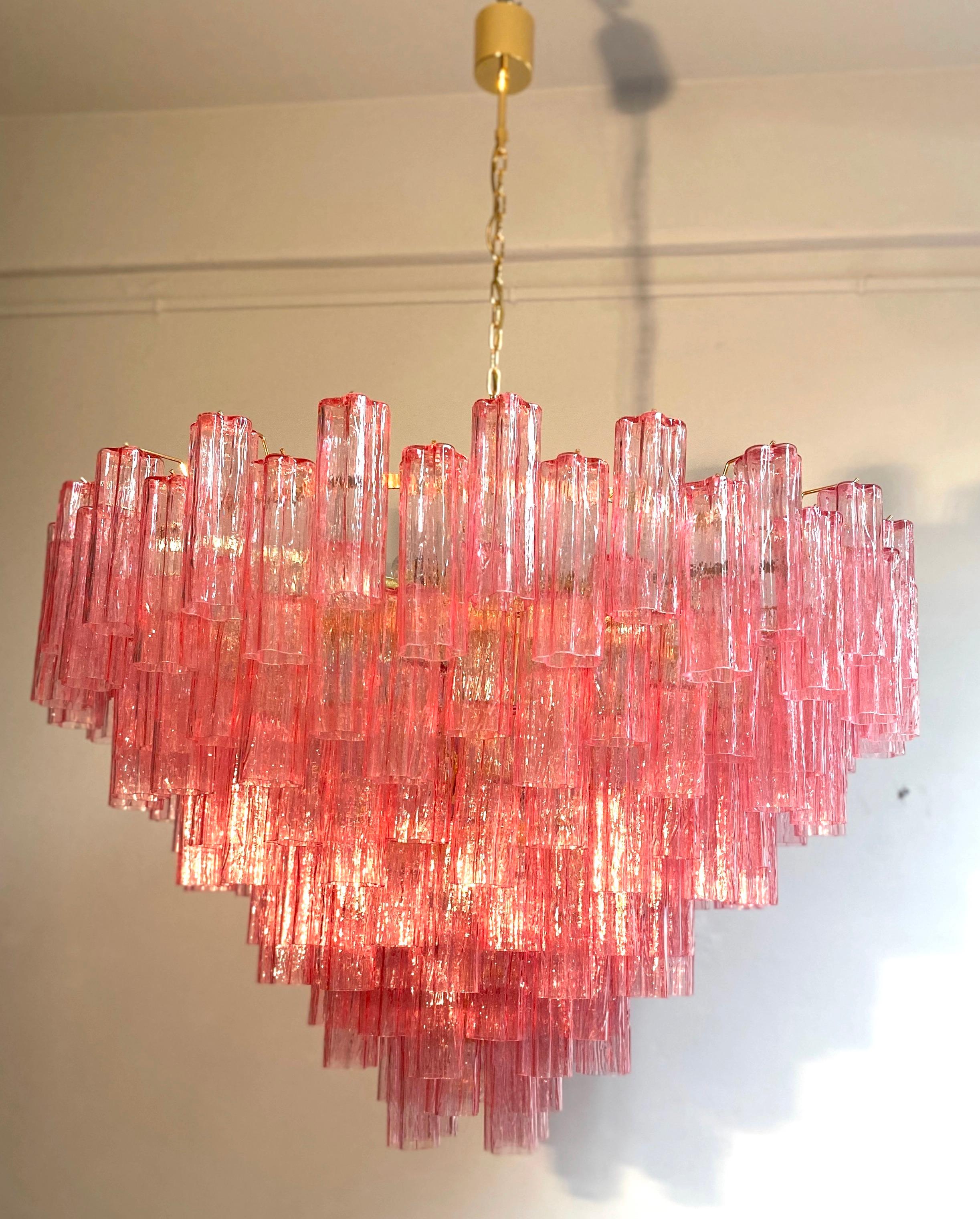 Lustre ou plafonnier monumental Tronchi en verre de Murano rose en vente 2
