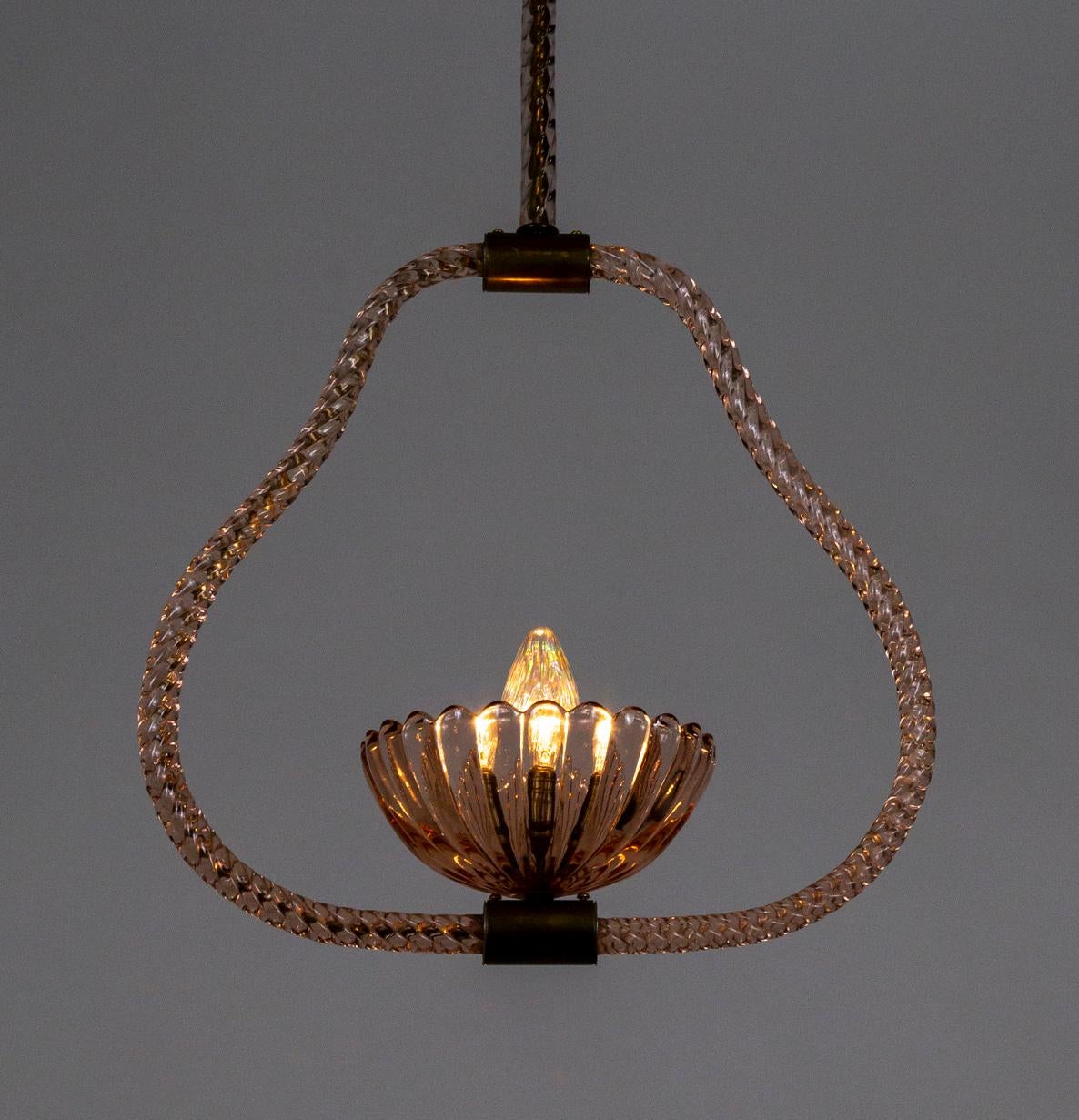 Moderne Lampe à suspension en verre de Murano rose avec cadre en corde par Barovier