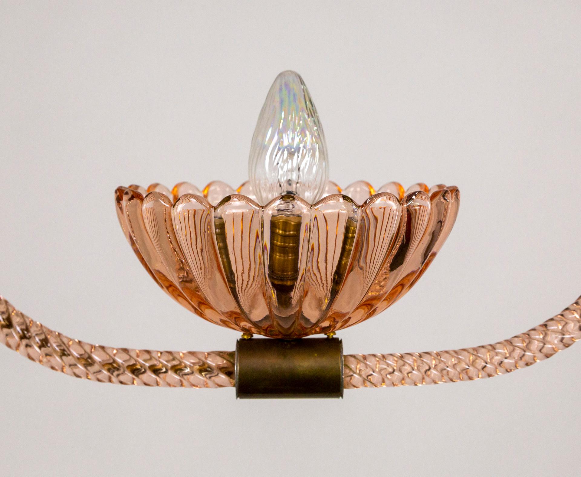 Laiton Lampe à suspension en verre de Murano rose avec cadre en corde par Barovier