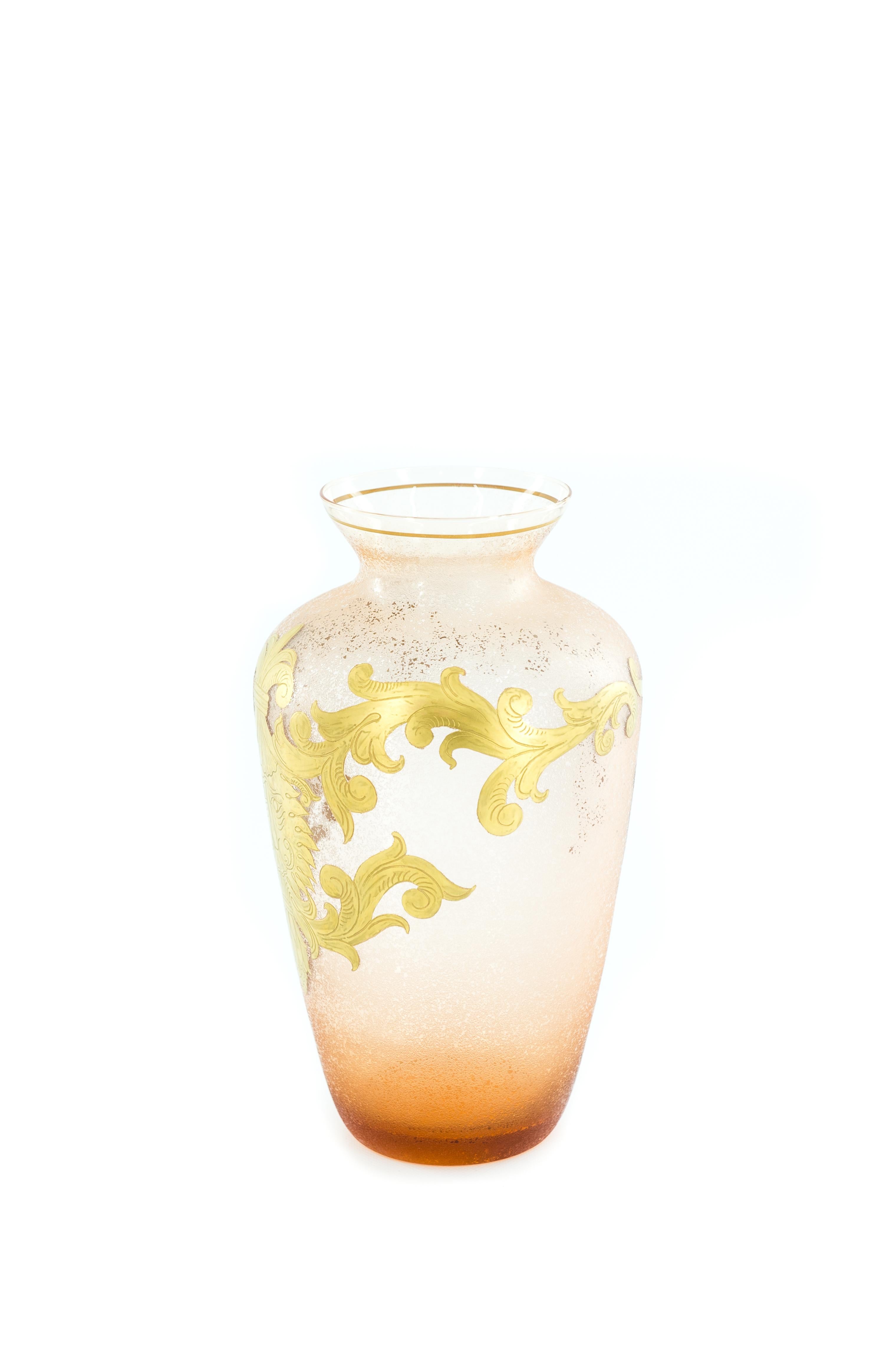 Pink Murano Glass Vase, Gold Hand Painted Decorative Motif, Mid-Century Modern For Sale 4