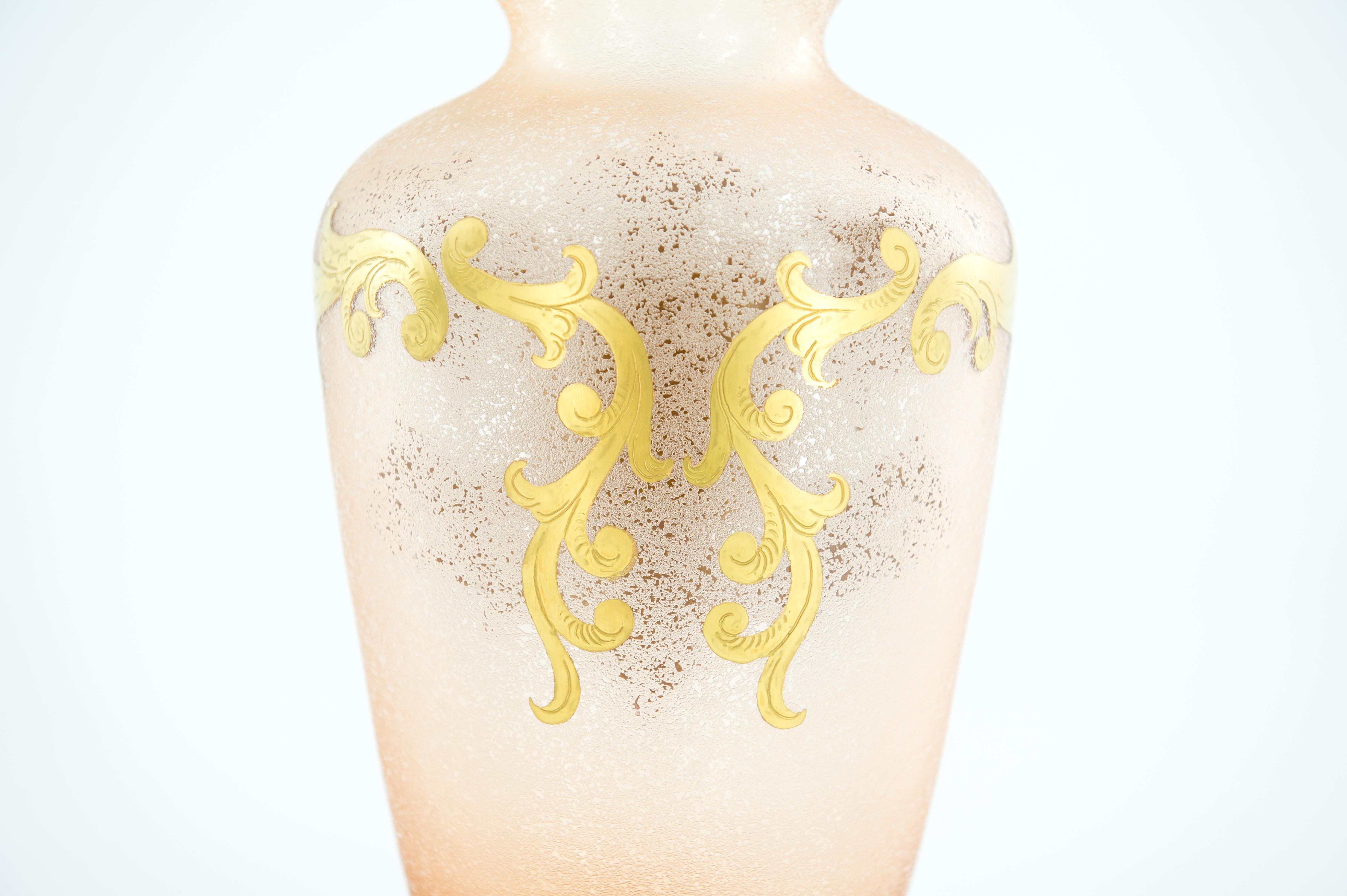 Pink Murano Glass Vase, Gold Hand Painted Decorative Motif, Mid-Century Modern For Sale 7