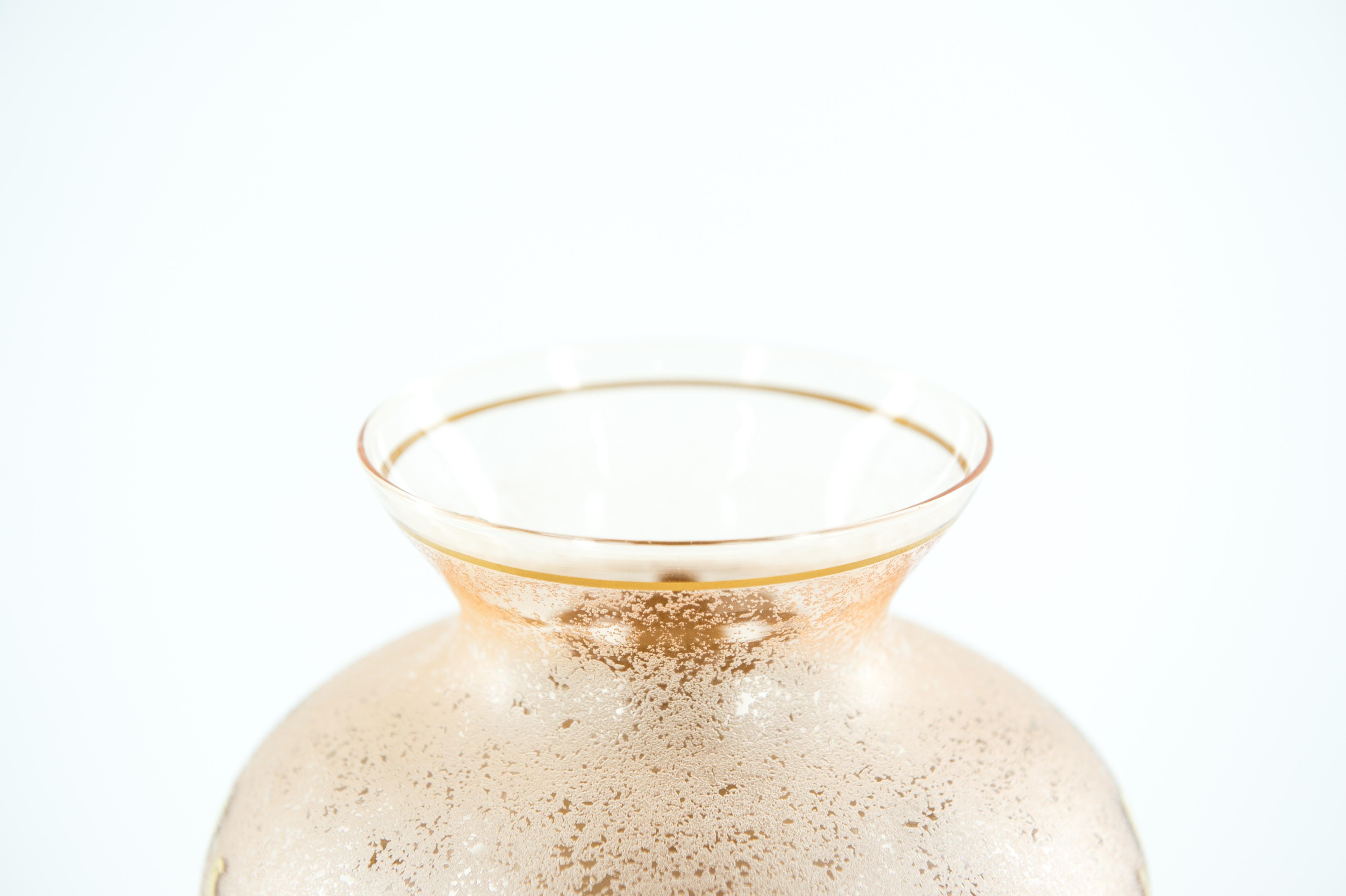 Pink Murano Glass Vase, Gold Hand Painted Decorative Motif, Mid-Century Modern For Sale 8