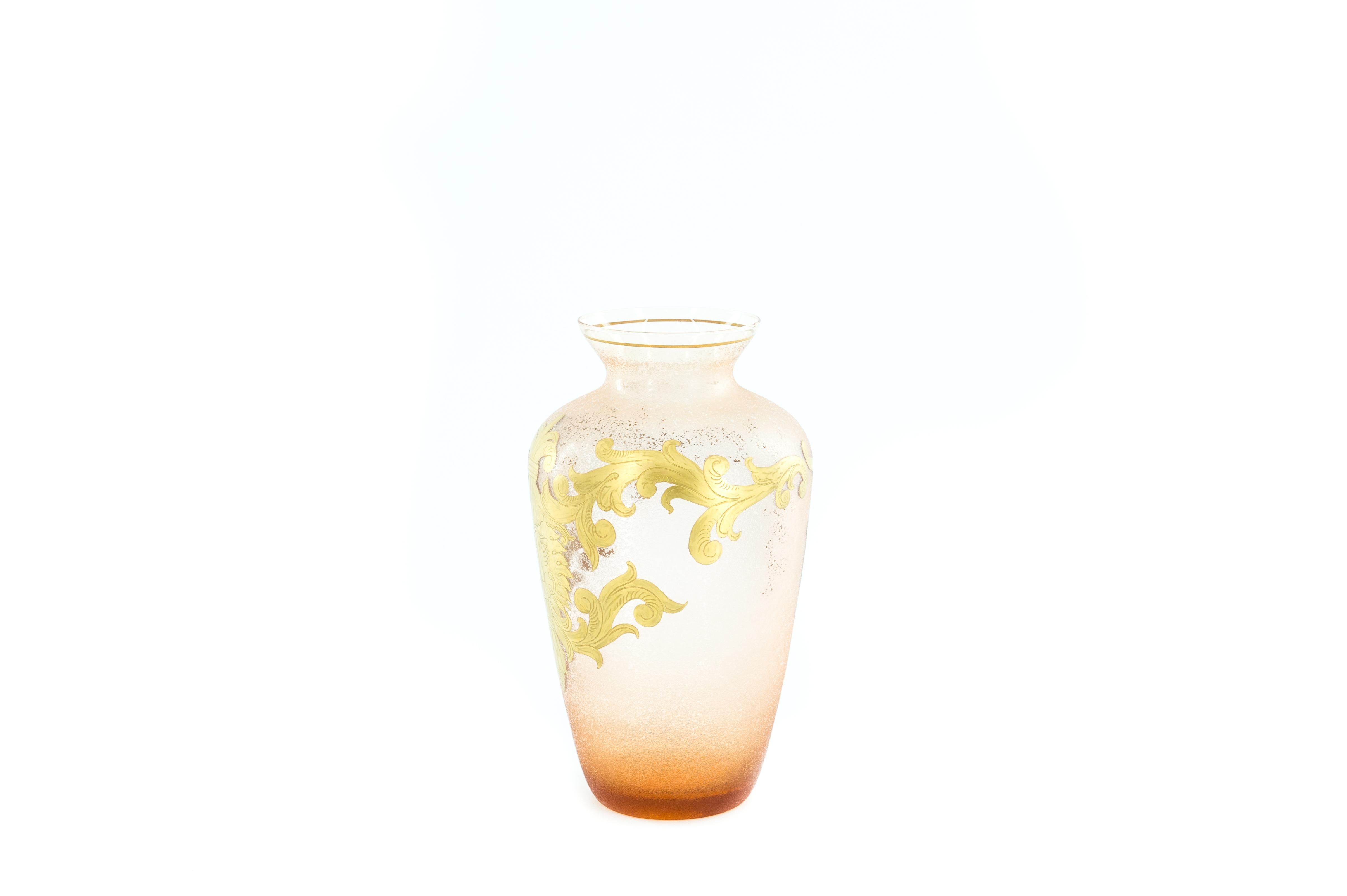 Pink Murano Glass Vase, Gold Hand Painted Decorative Motif, Mid-Century Modern For Sale 3