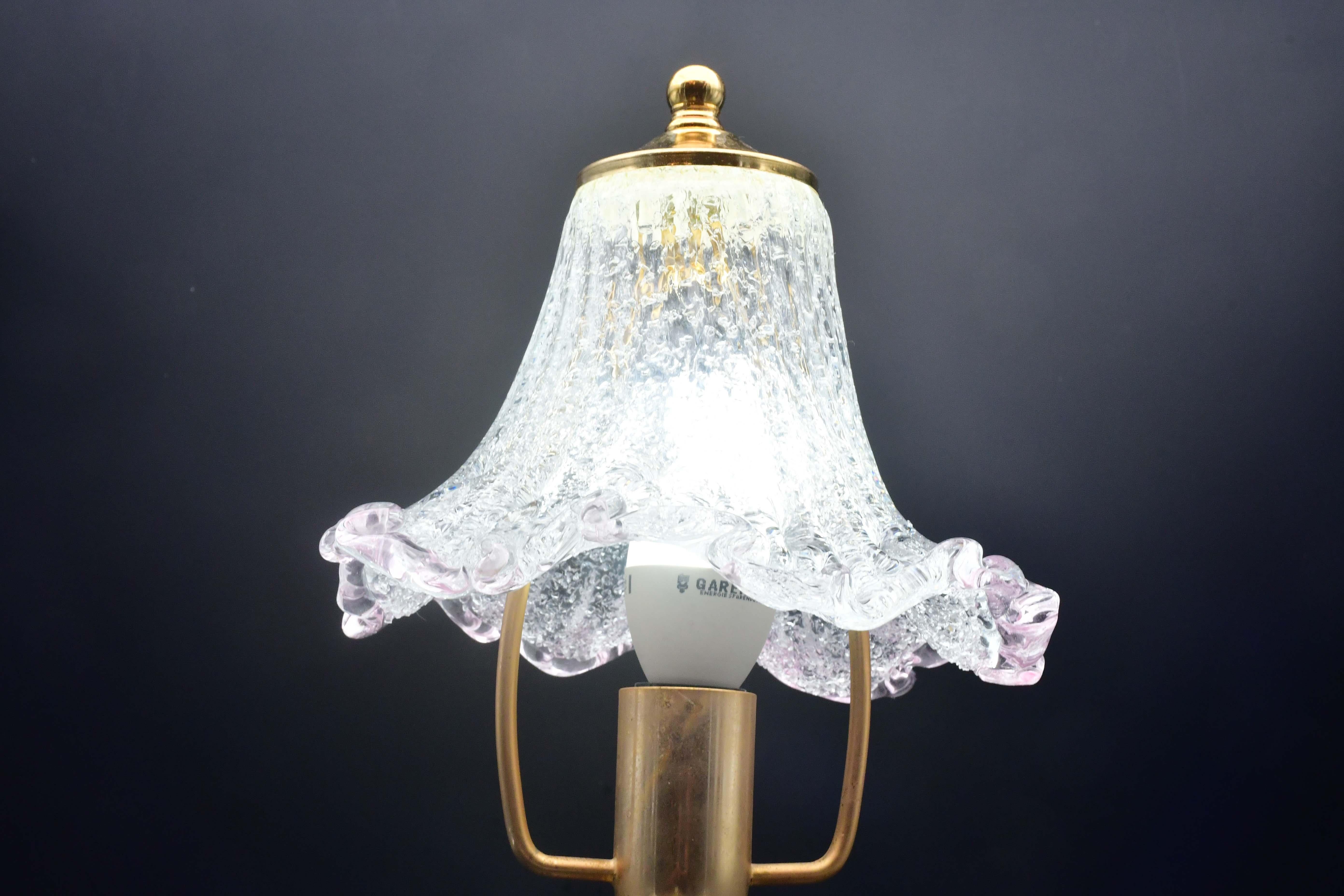 Lámpara de sobremesa vintage de cristal de Murano rosa, años 80 en venta 6