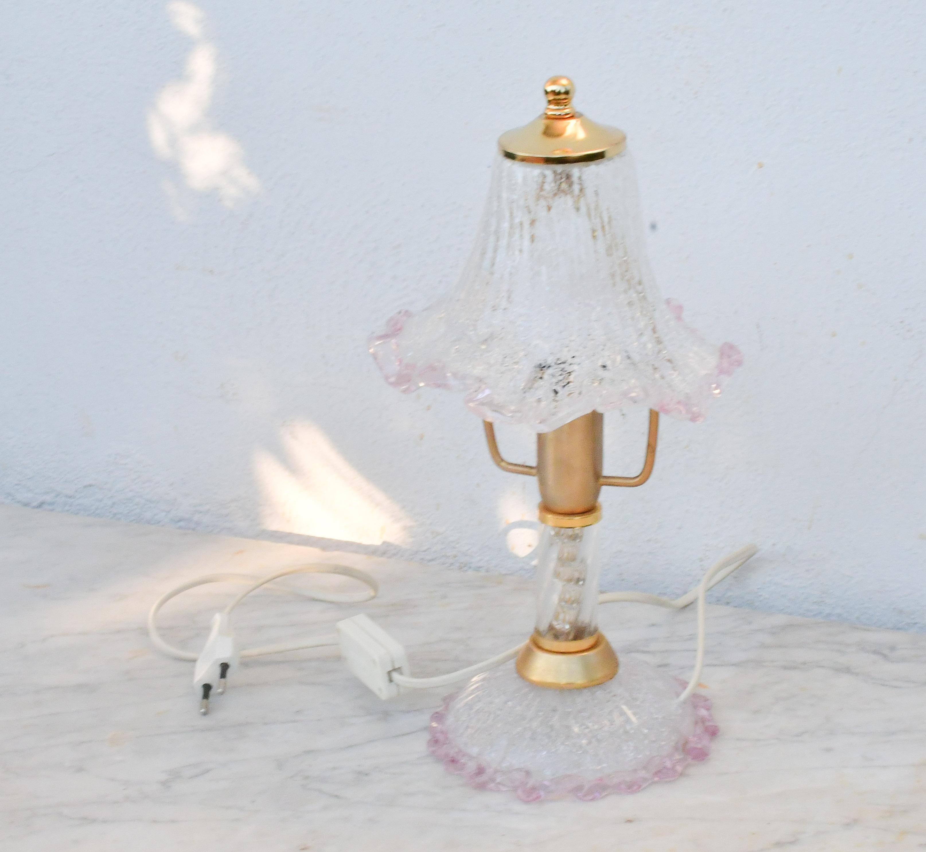 Lámpara de sobremesa vintage de cristal de Murano rosa, años 80 Italiano en venta