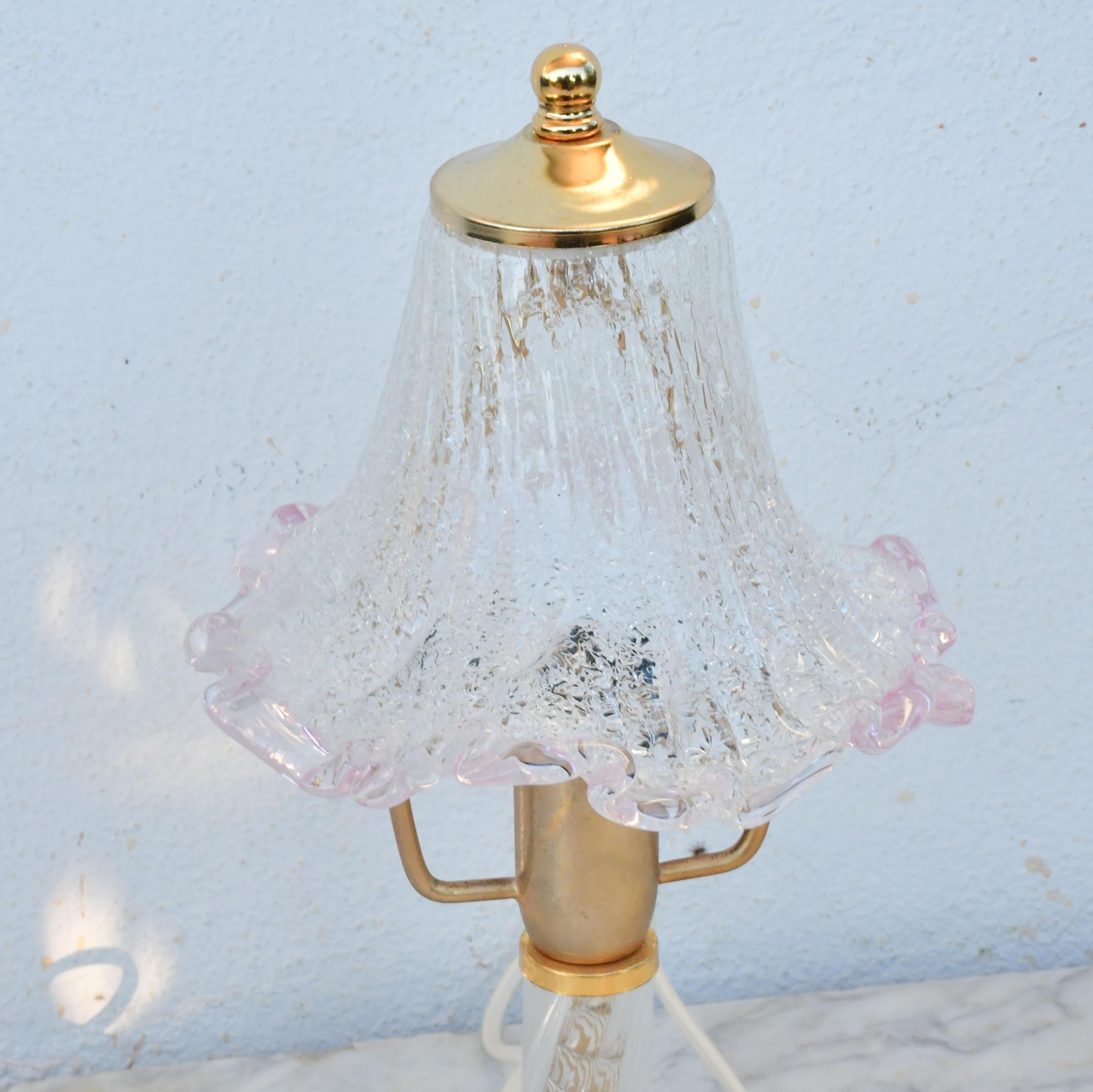 Lámpara de sobremesa vintage de cristal de Murano rosa, años 80 en venta 2