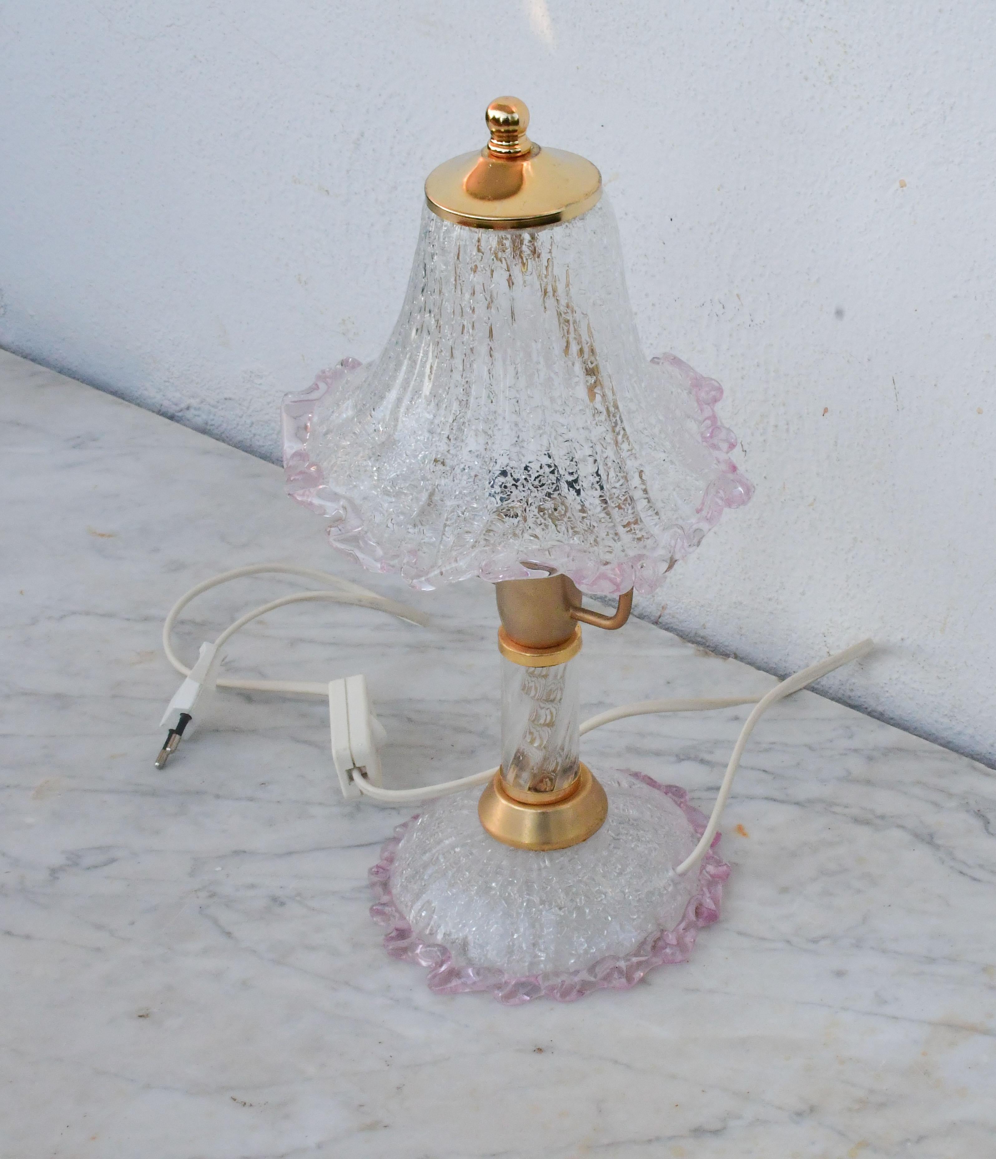 Lámpara de sobremesa vintage de cristal de Murano rosa, años 80 en venta 3