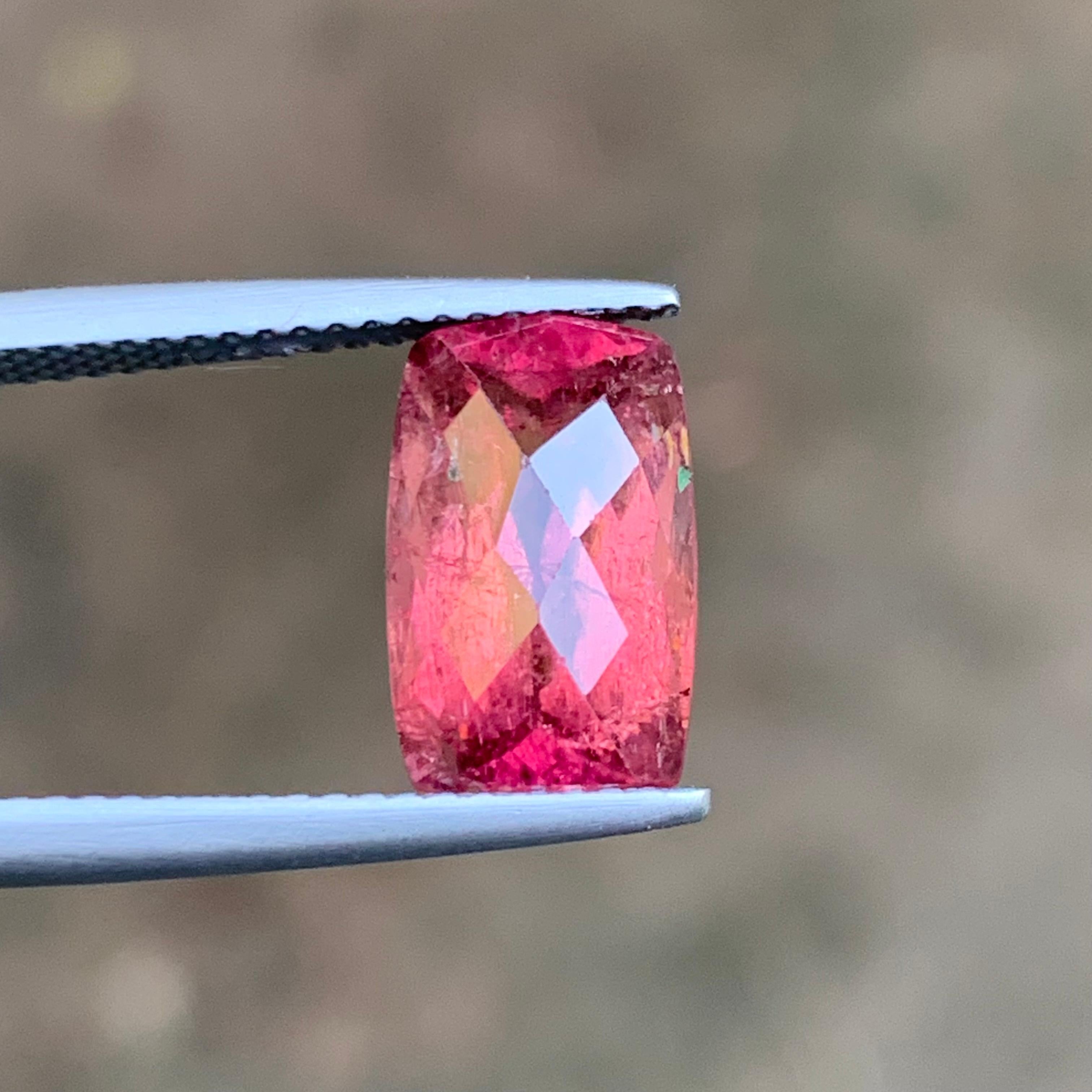 Contemporain Bague en tourmaline rubellite naturelle rose taille damier, pierre précieuse non sertie de 4,35 carats en vente