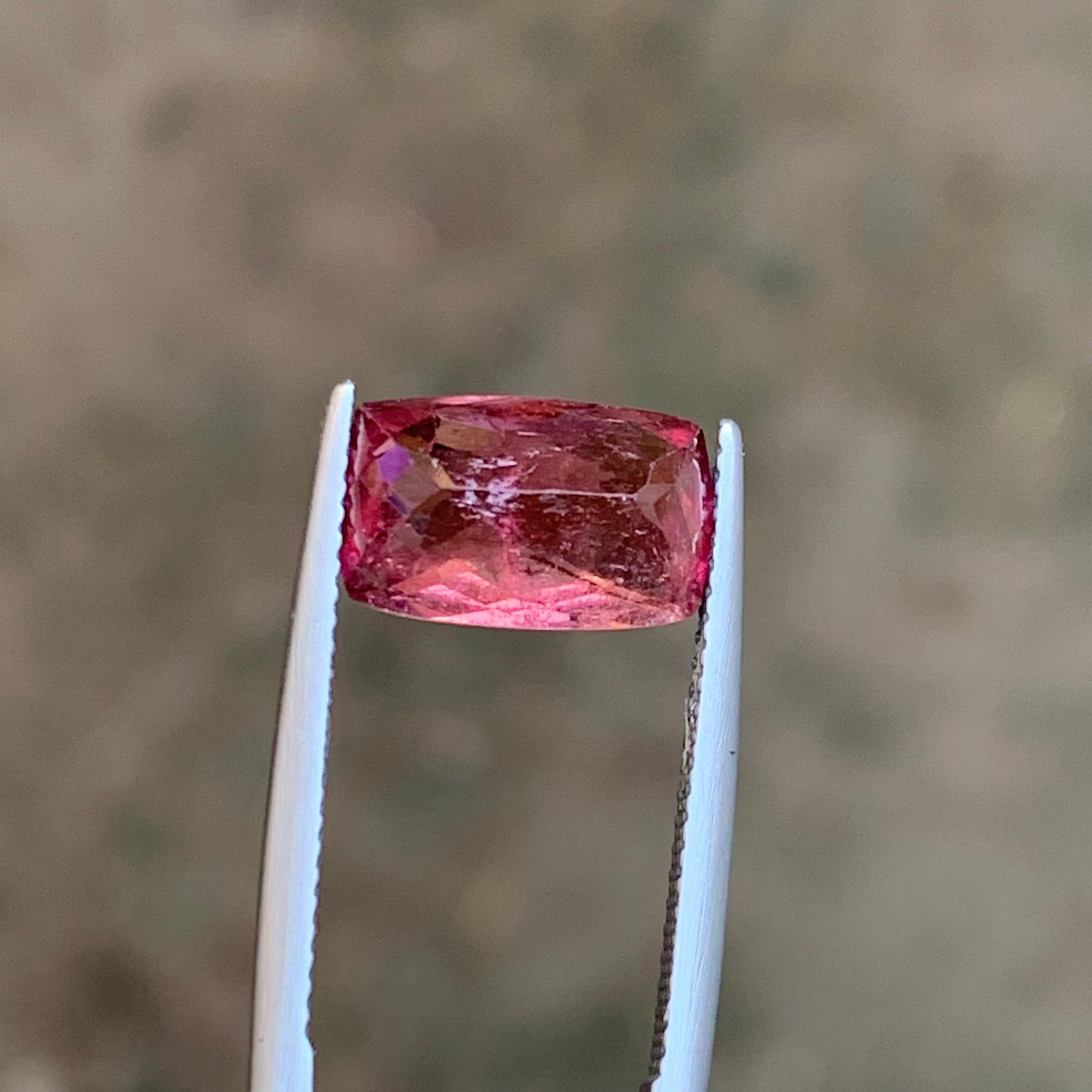 Bague en tourmaline rubellite naturelle rose taille damier, pierre précieuse non sertie de 4,35 carats en vente 1