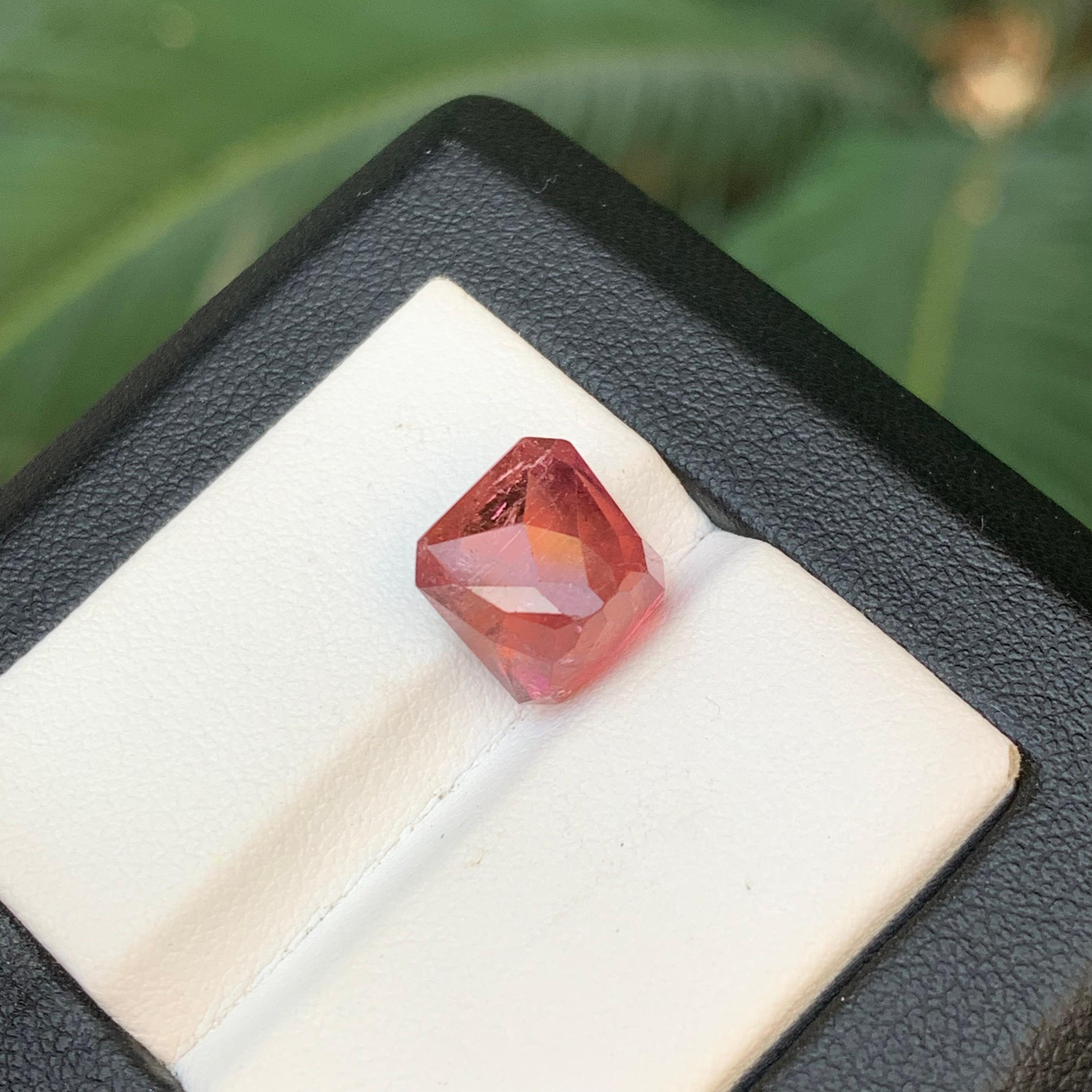 Bague en tourmaline rubellite naturelle rose, pierre précieuse non sertie, taille octogonale 5,85 carats Unisexe en vente