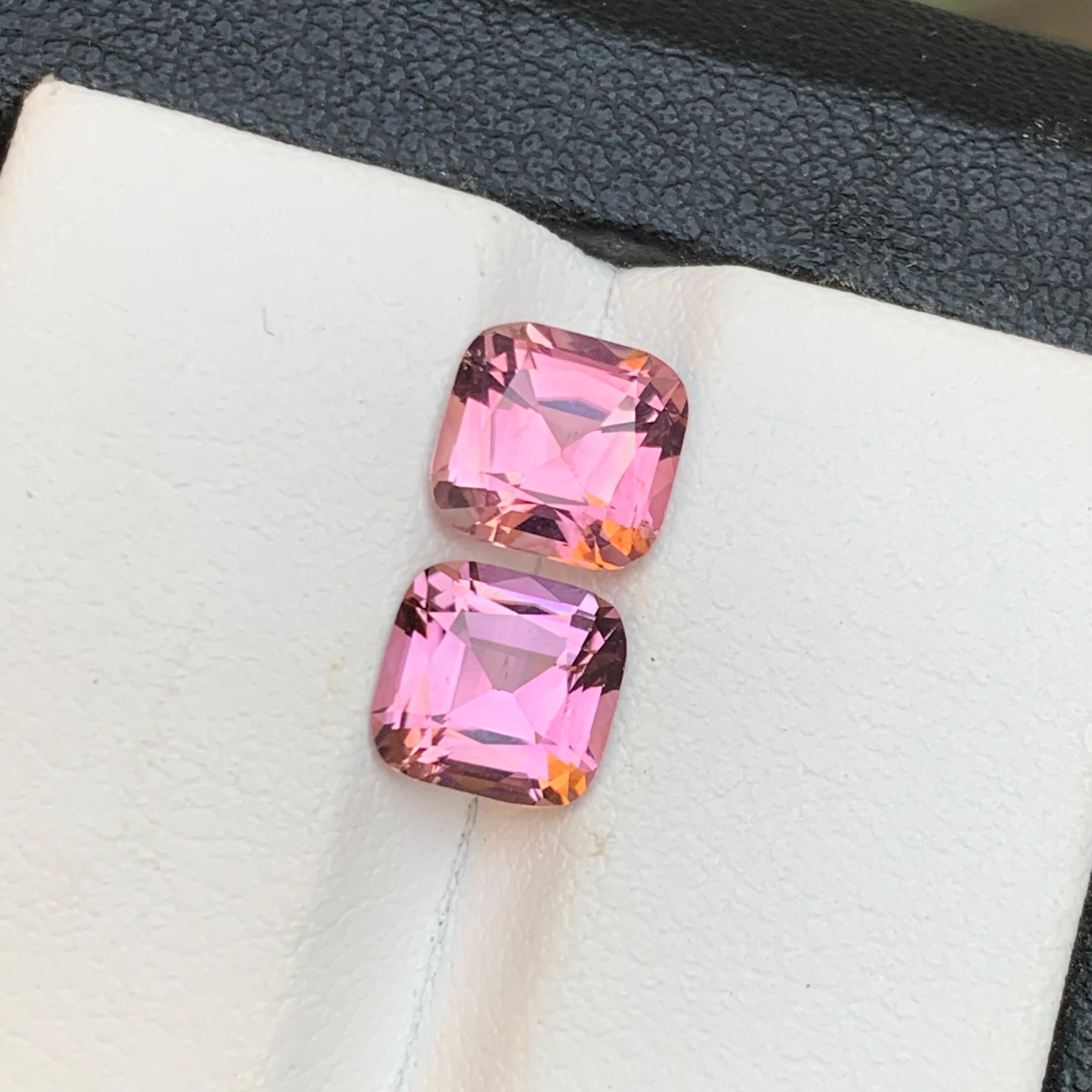 Pendientes de Turmalina Natural Rosa Pareja de Piedras Sueltas 2.85 Ct Cuadradas talla cojín Contemporáneo en venta
