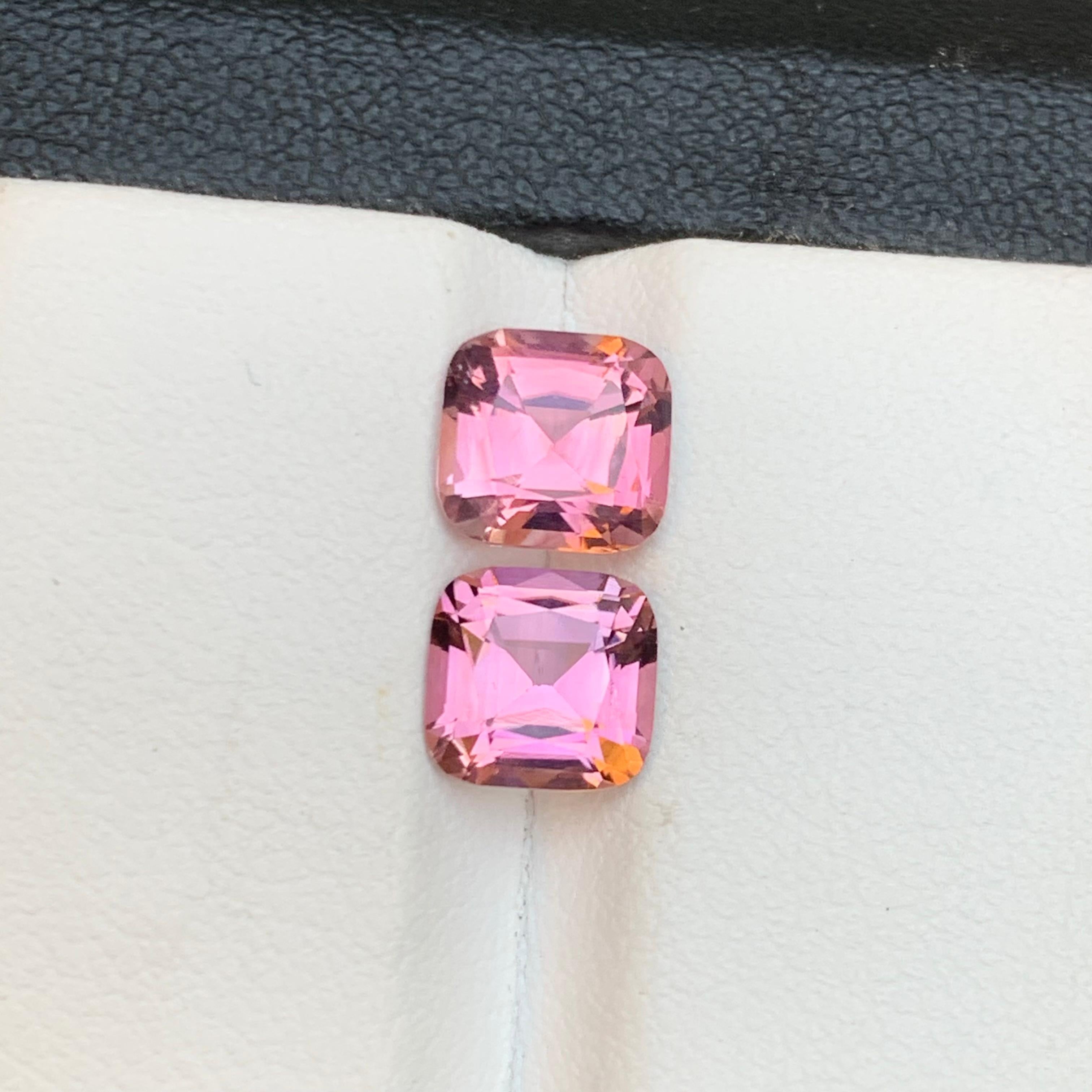 Pendientes de Turmalina Natural Rosa Pareja de Piedras Sueltas 2.85 Ct Cuadradas talla cojín Corte cojín en venta