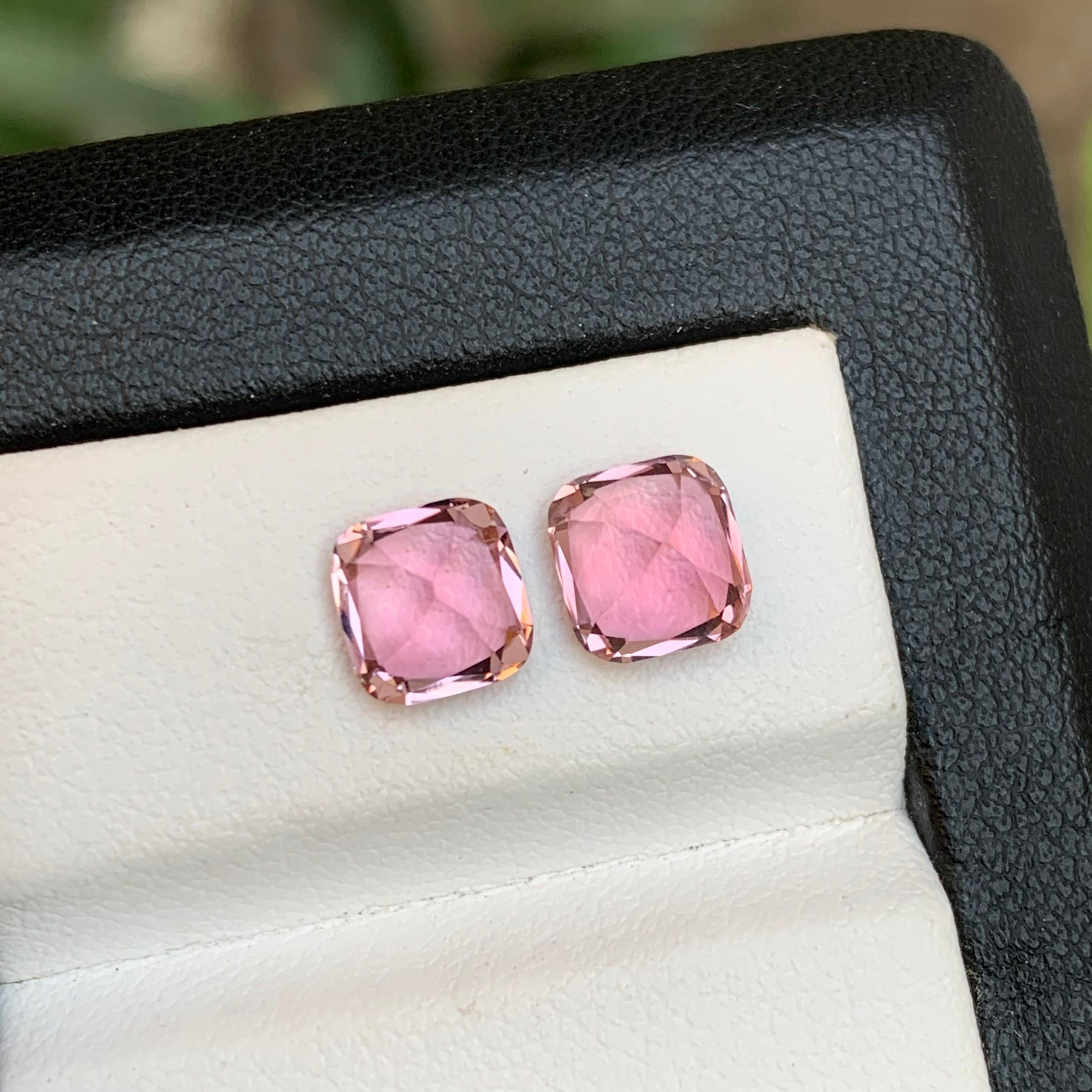 Pendientes de Turmalina Natural Rosa Pareja de Piedras Sueltas 2.85 Ct Cuadradas talla cojín en venta 1
