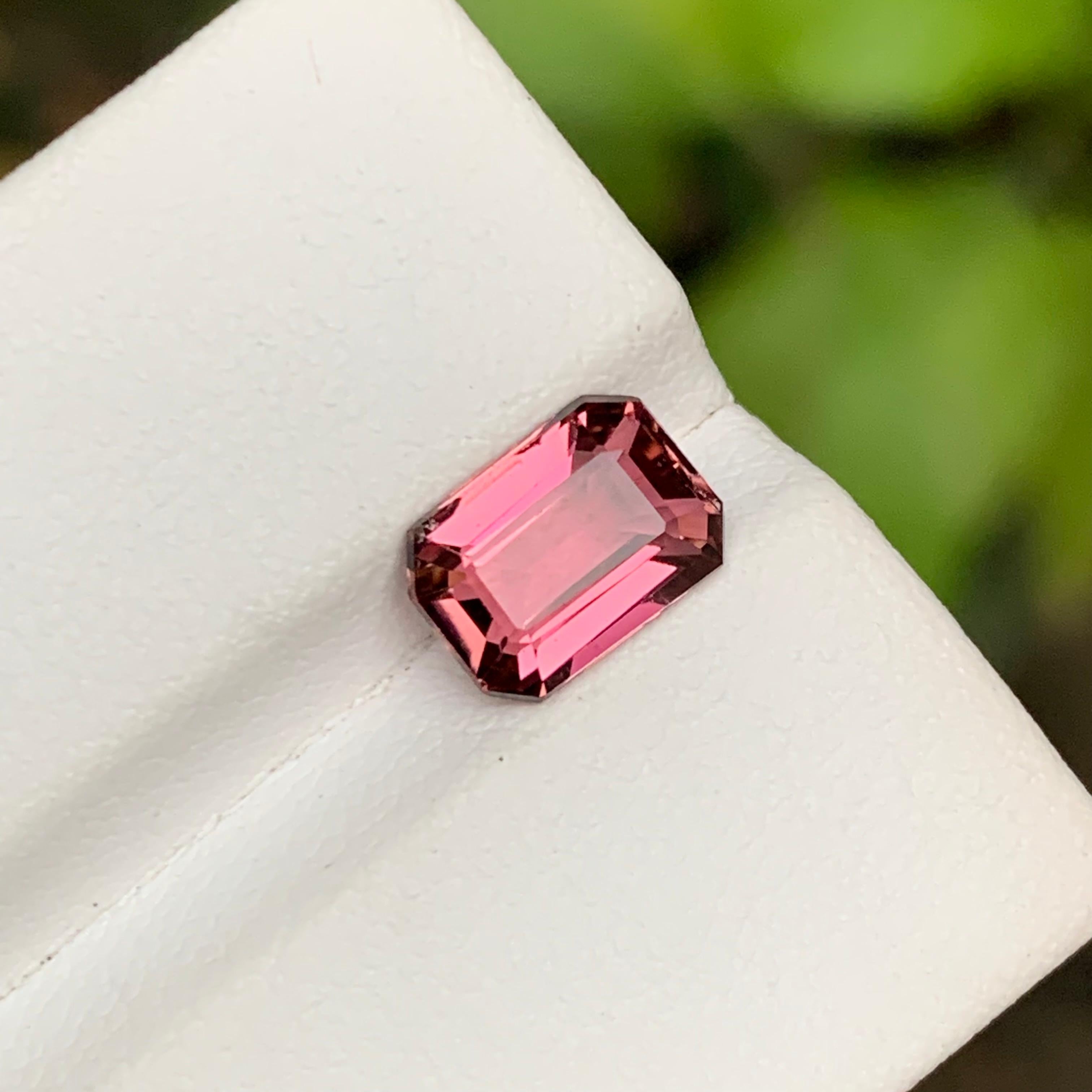 Anello di tormalina naturale rosa allentato 2 carati taglio smeraldo  Gioielli In condizioni Nuovo in vendita a Peshawar, PK