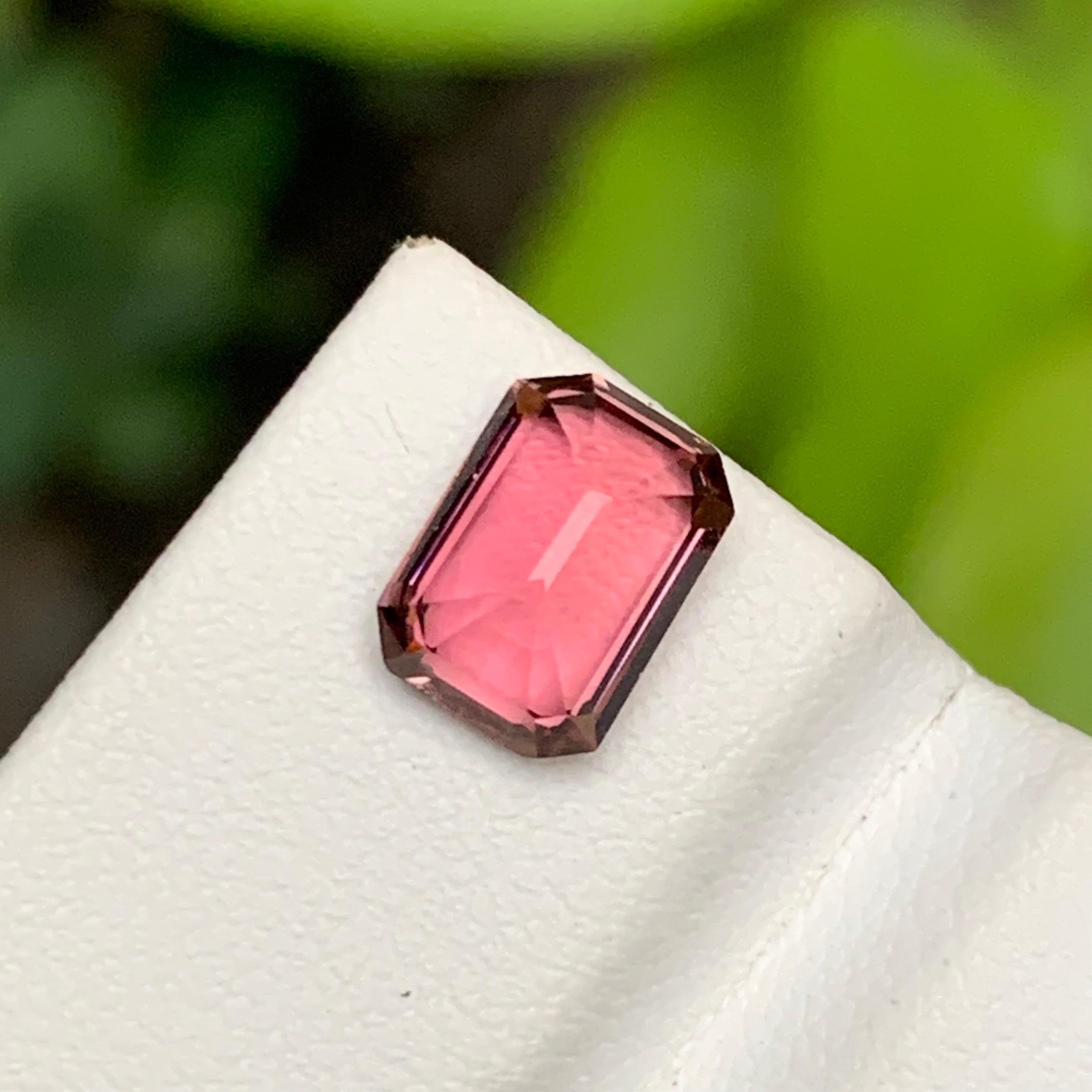 Anello di tormalina naturale rosa allentato 2 carati taglio smeraldo  Gioielli in vendita 1