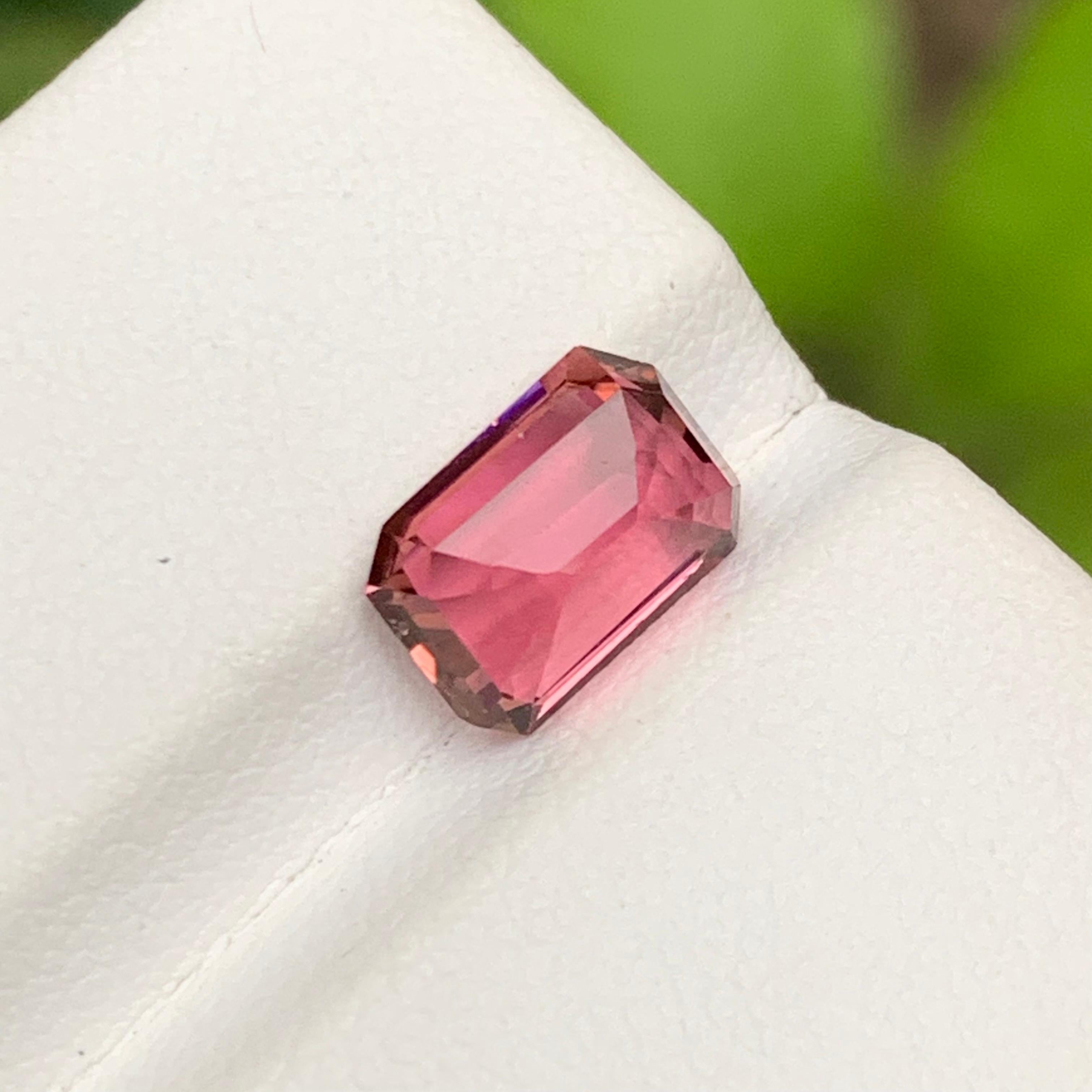 Anello di tormalina naturale rosa allentato 2 carati taglio smeraldo  Gioielli in vendita 2