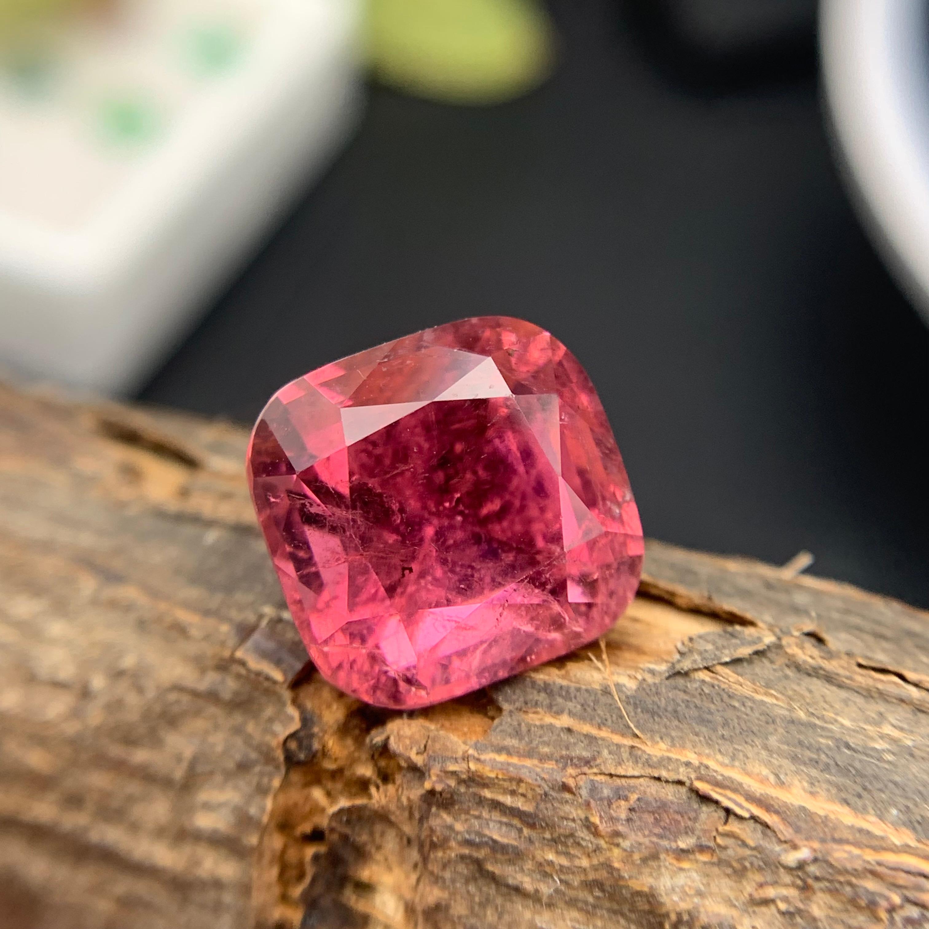 Anello di tormalina naturale rosa, collana, ciondolo, gemma sciolta da 10 carati con taglio a cuscino In condizioni Nuovo in vendita a Peshawar, PK