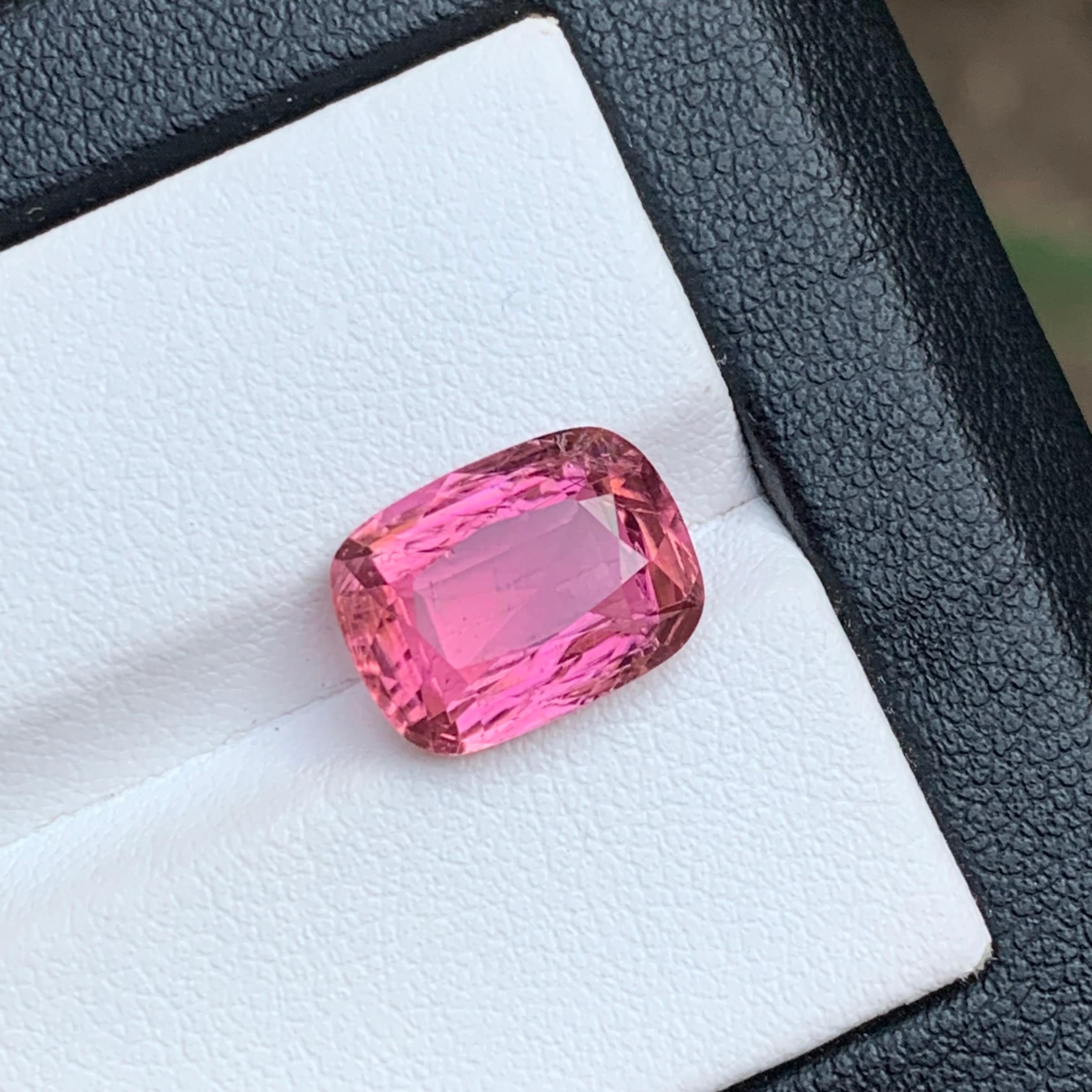 Anello con tormalina naturale rosa, ciondolo, gemma sciolta da 4.50 carati con taglio a cuscino - Gioielli in vendita 5